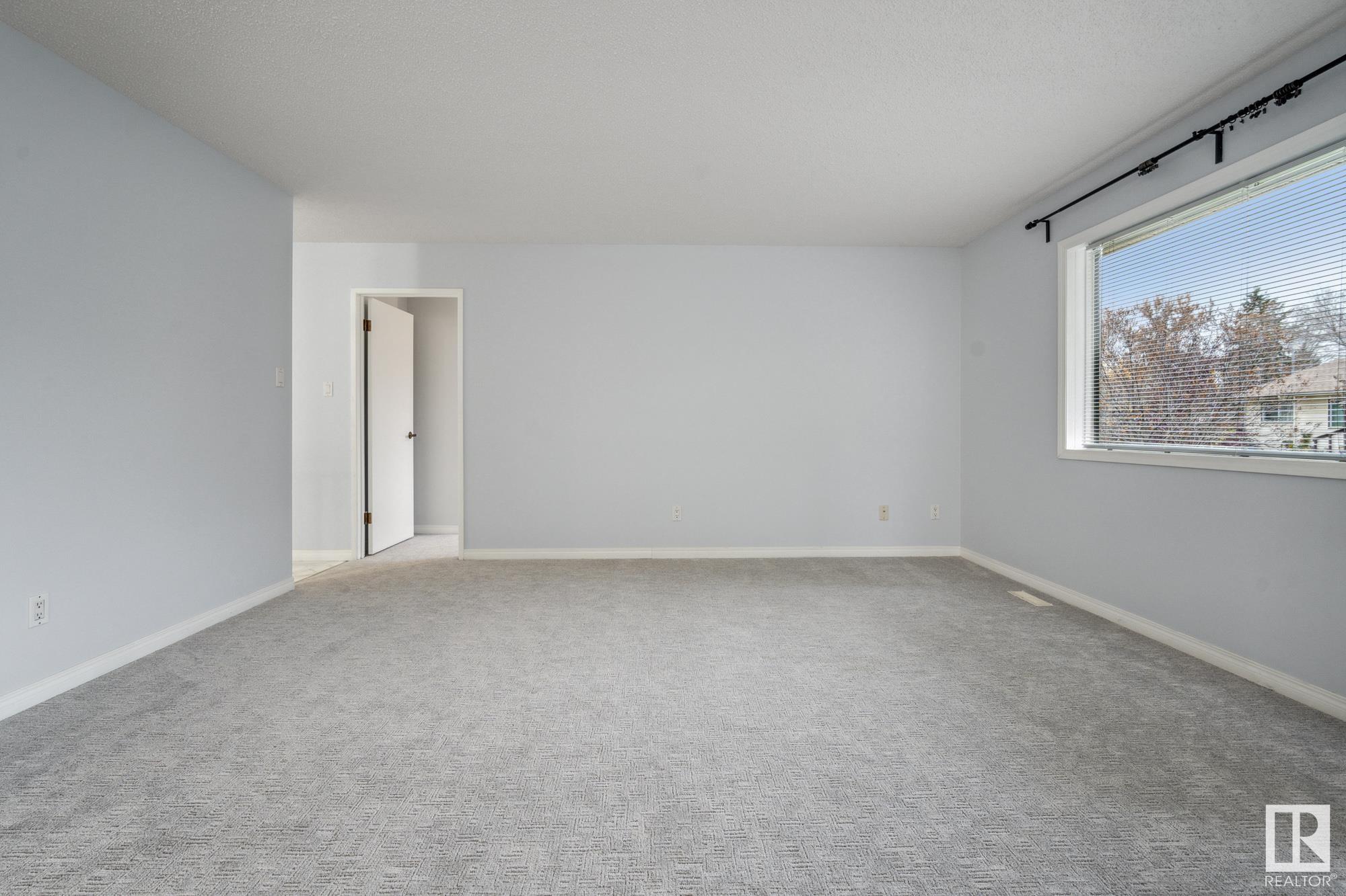      10818 11 AV NW , Edmonton,  ,T6J 6J1 ;  Listing Number: MLS E4418778
