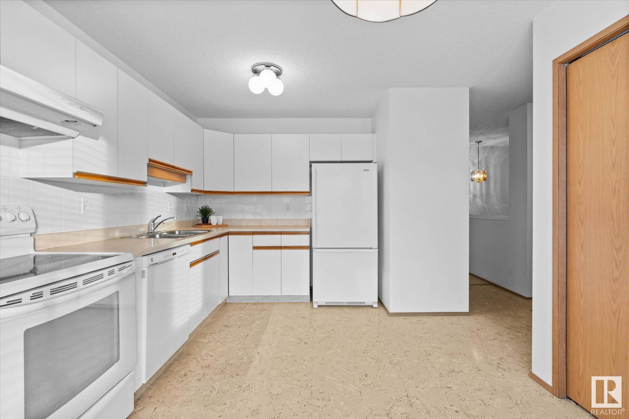      5941 189 ST NW , Edmonton,  ,T6M 2J2 ;  Listing Number: MLS E4418816