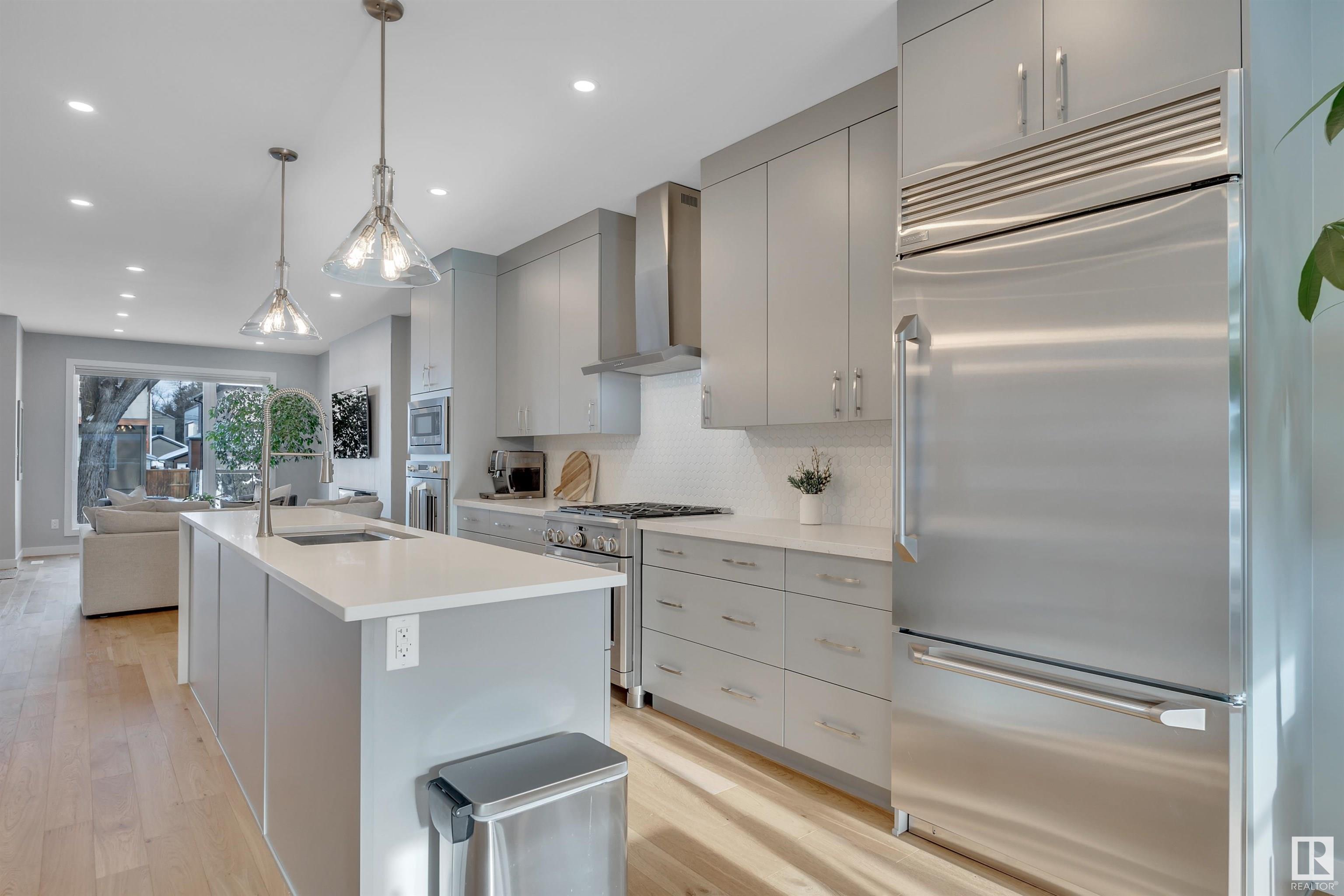      9511 70 AV NW , Edmonton,  ,T6E 0T9 ;  Listing Number: MLS E4418822