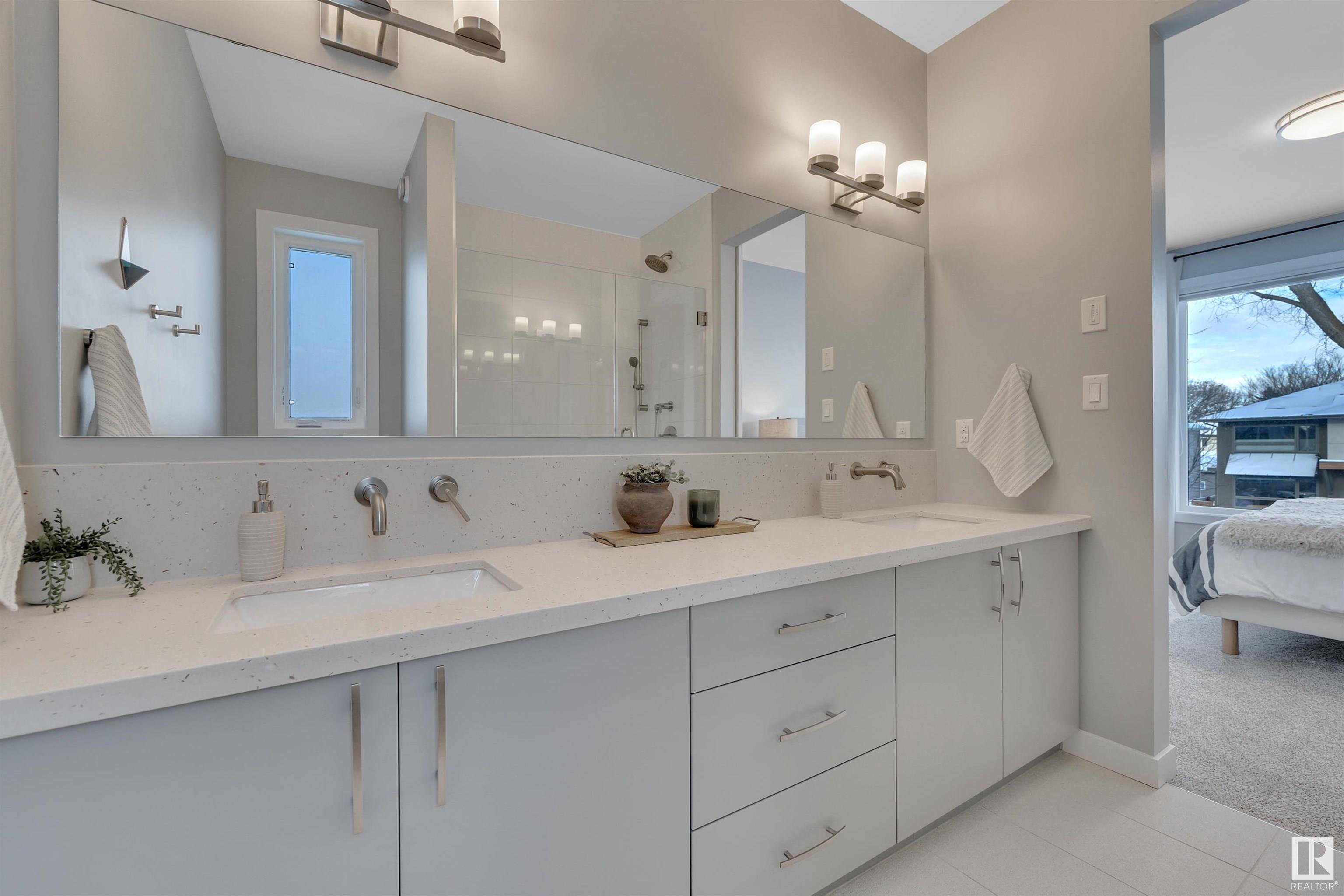      9511 70 AV NW , Edmonton,  ,T6E 0T9 ;  Listing Number: MLS E4418822