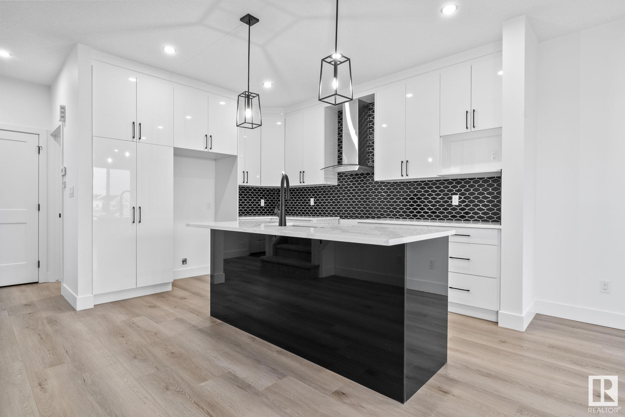      707 31 AV NW , Edmonton,  ,T6T 2V6 ;  Listing Number: MLS E4418836