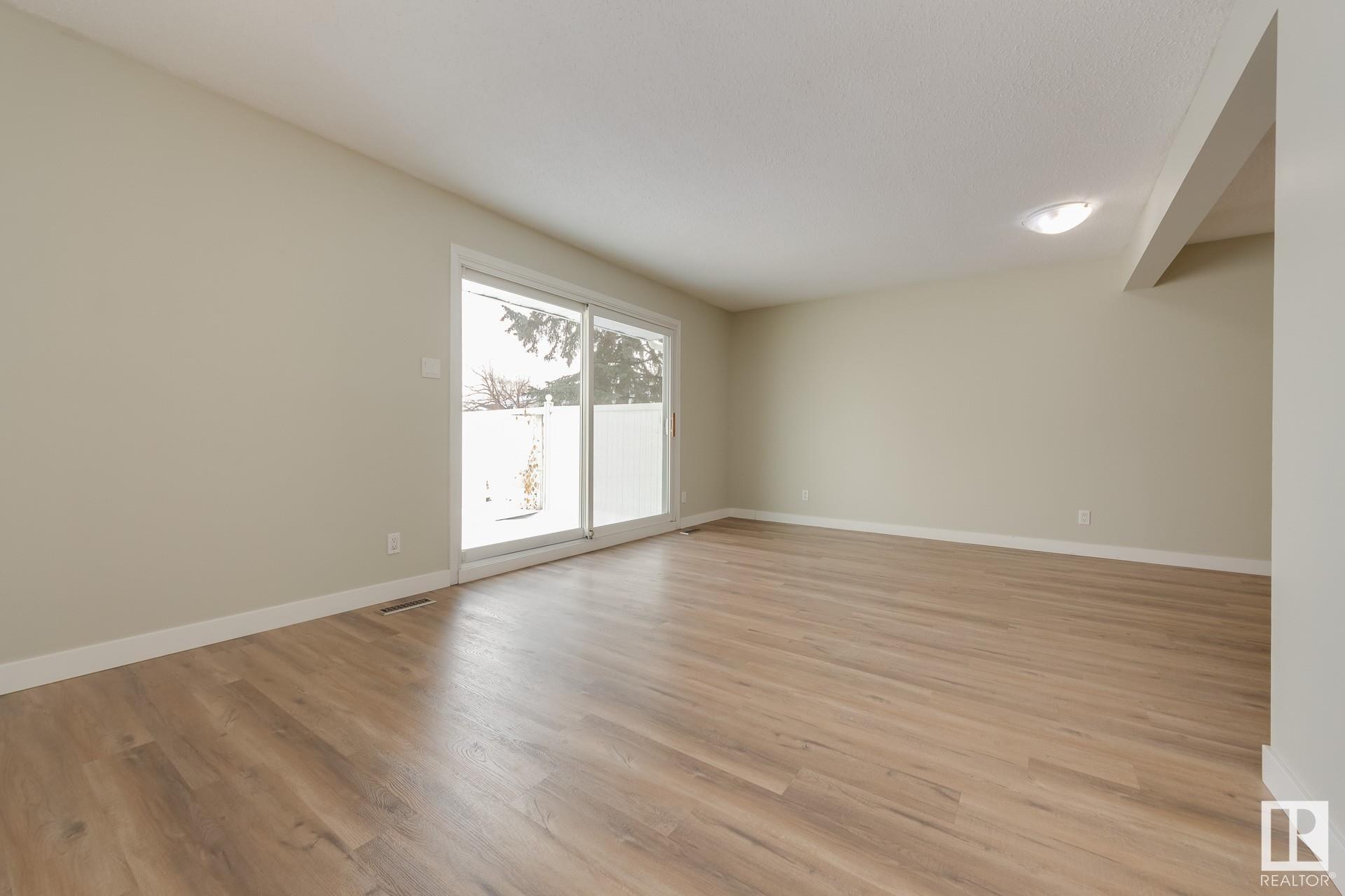      11456 139 AV NW , Edmonton,  ,T5X 3L4 ;  Listing Number: MLS E4418837
