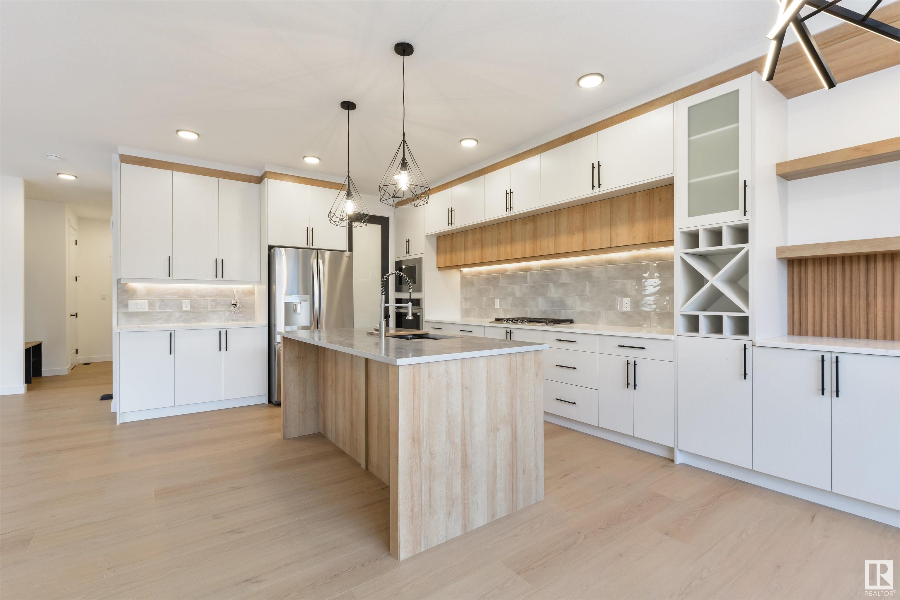      22135 81 AV NW , Edmonton,  ,T5T 7R6 ;  Listing Number: MLS E4418851