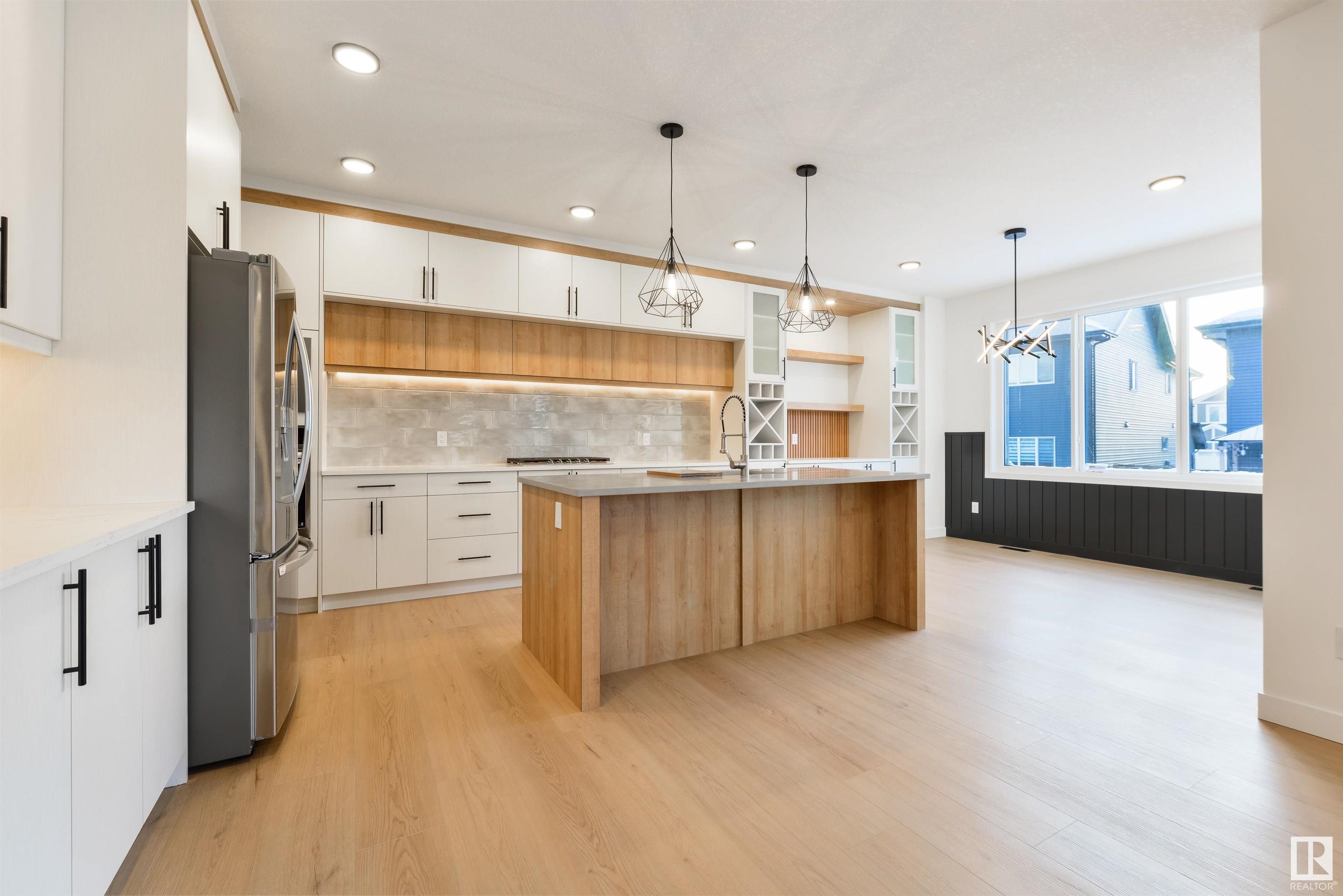      22135 81 AV NW , Edmonton,  ,T5T 7R6 ;  Listing Number: MLS E4418851