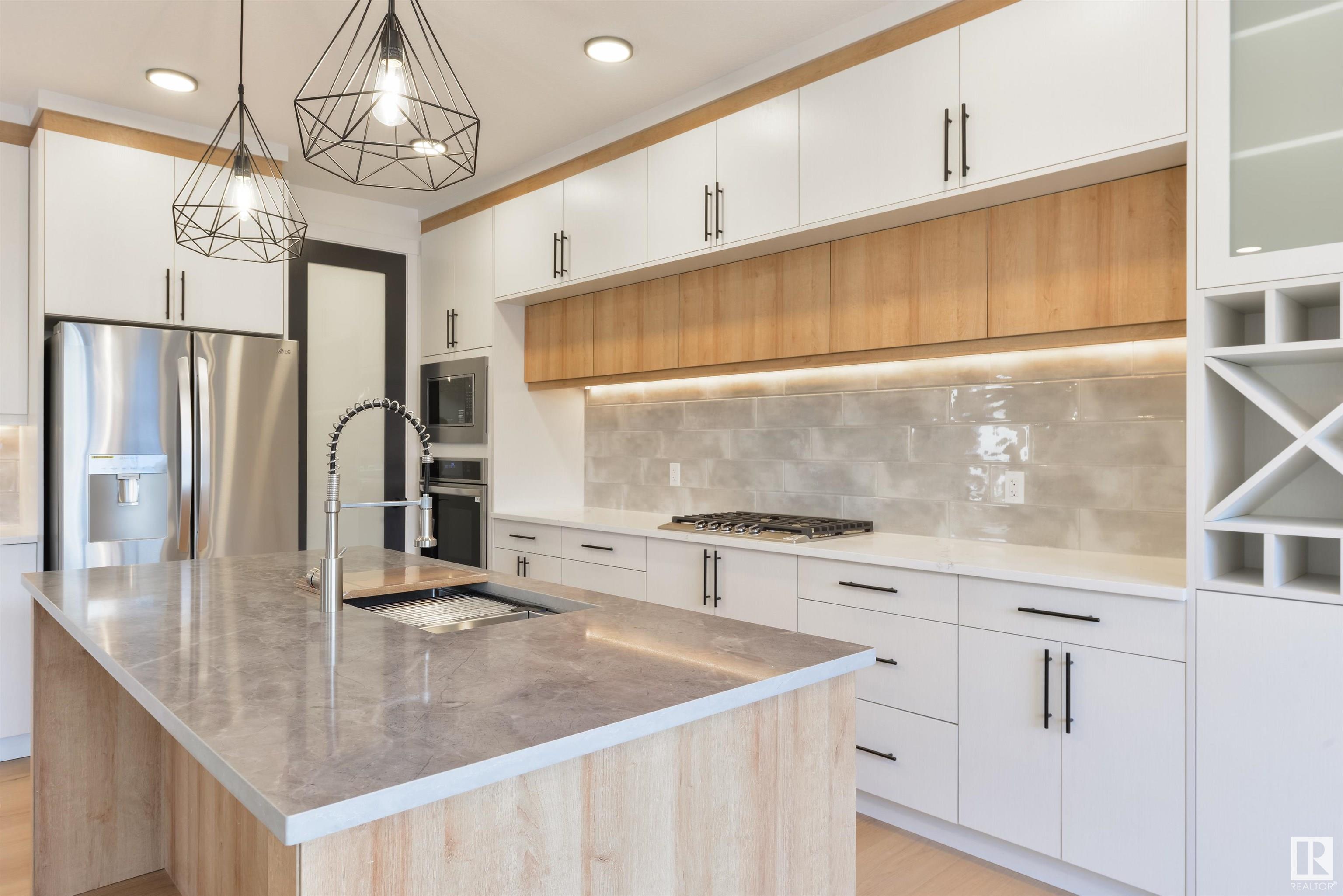      22135 81 AV NW , Edmonton,  ,T5T 7R6 ;  Listing Number: MLS E4418851