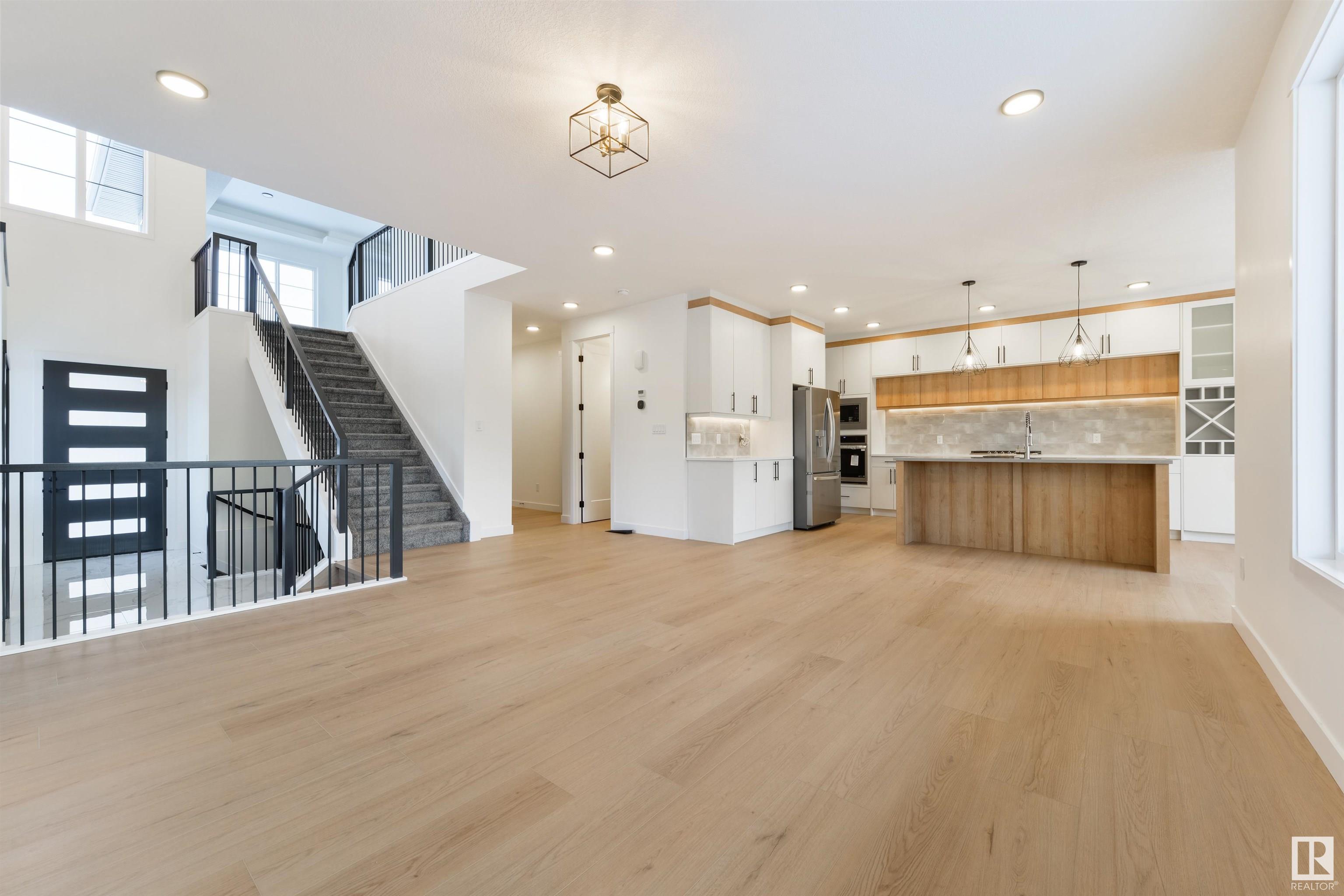     22135 81 AV NW , Edmonton,  ,T5T 7R6 ;  Listing Number: MLS E4418851