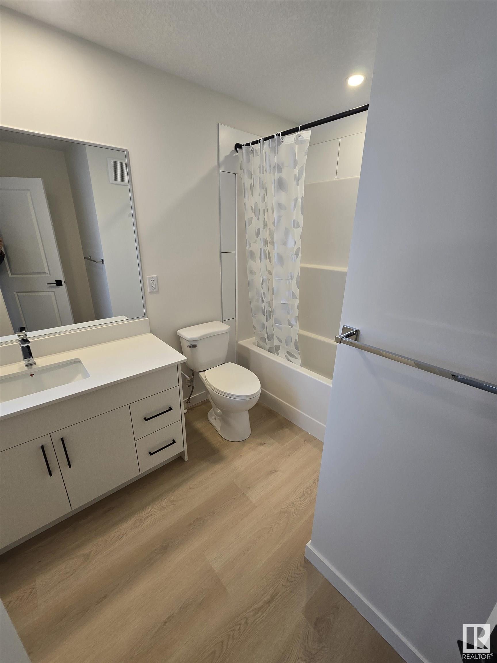      725 Pyipwat CM SW SW , Edmonton,  ,T6W 5K8 ;  Listing Number: MLS E4418853