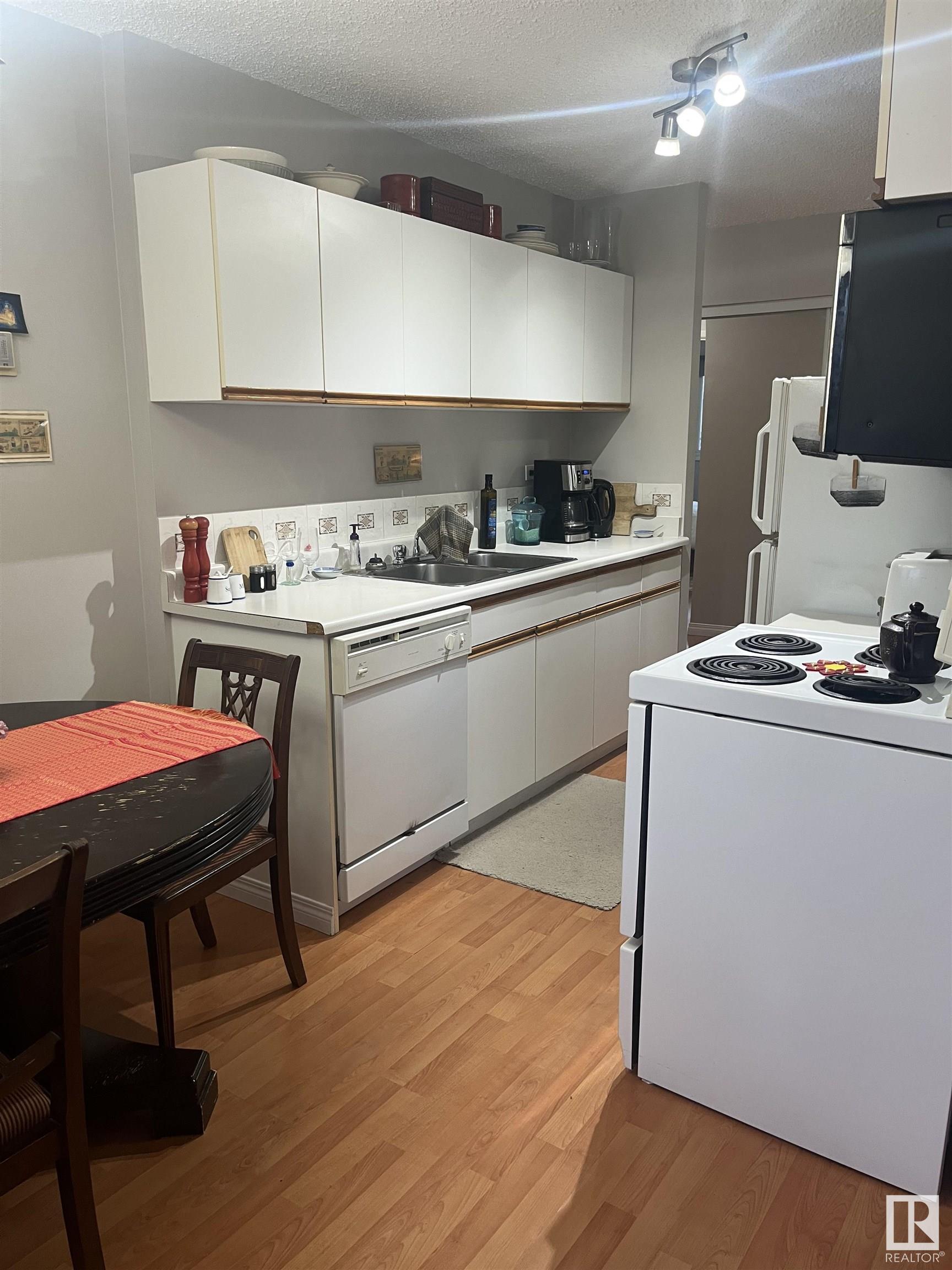      #401 10150 117 ST NW , Edmonton,  ,T5K 2J2 ;  Listing Number: MLS E4418857