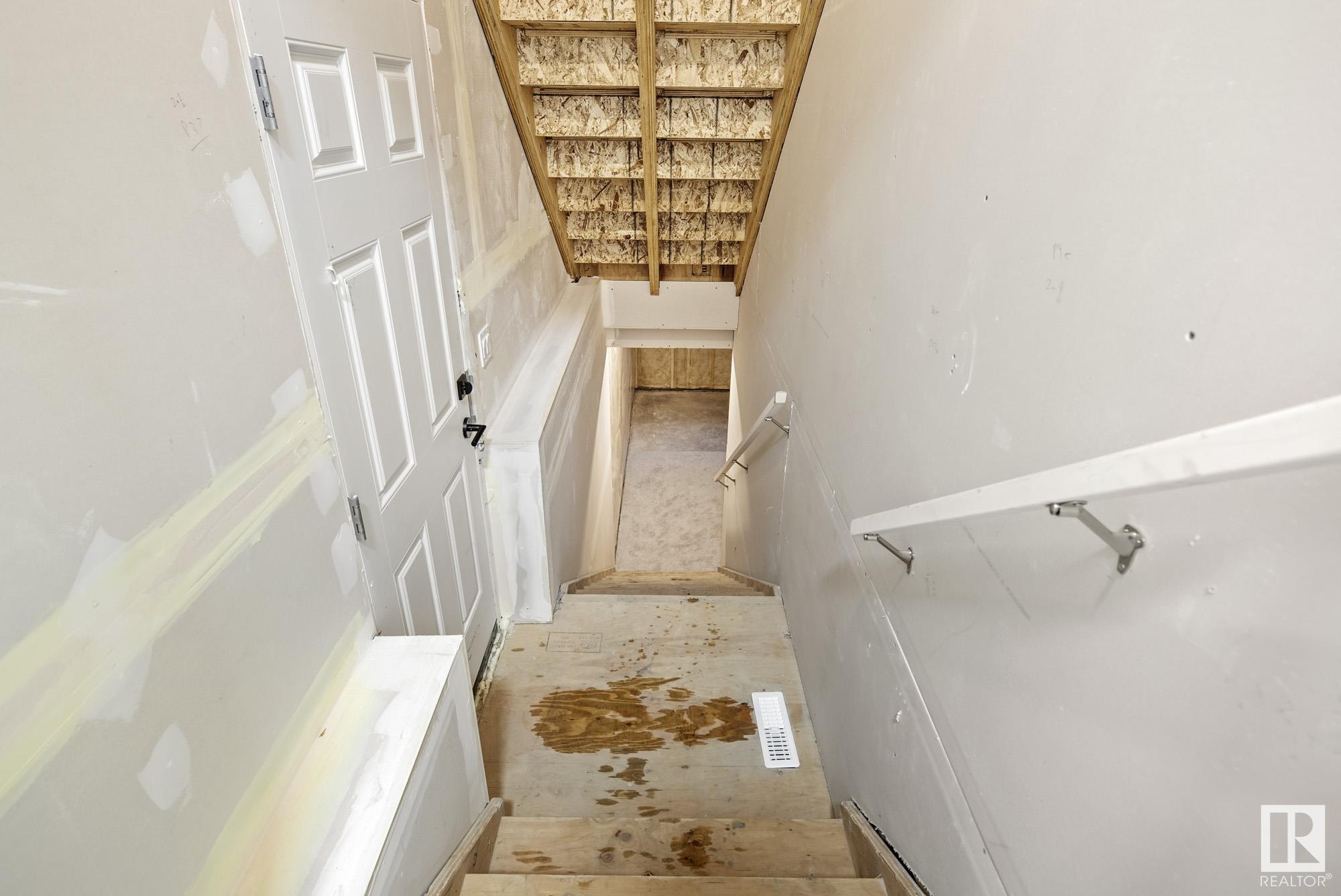      1323 14 AV NW , Edmonton,  ,T6T 2W1 ;  Listing Number: MLS E4418861