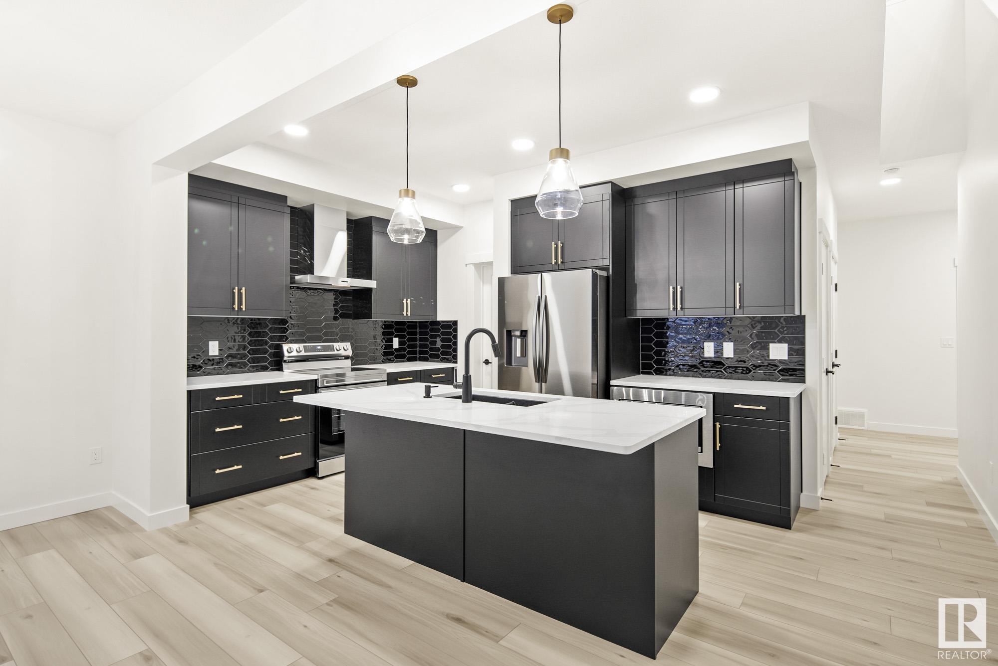      1323 14 AV NW , Edmonton,  ,T6T 2W1 ;  Listing Number: MLS E4418861