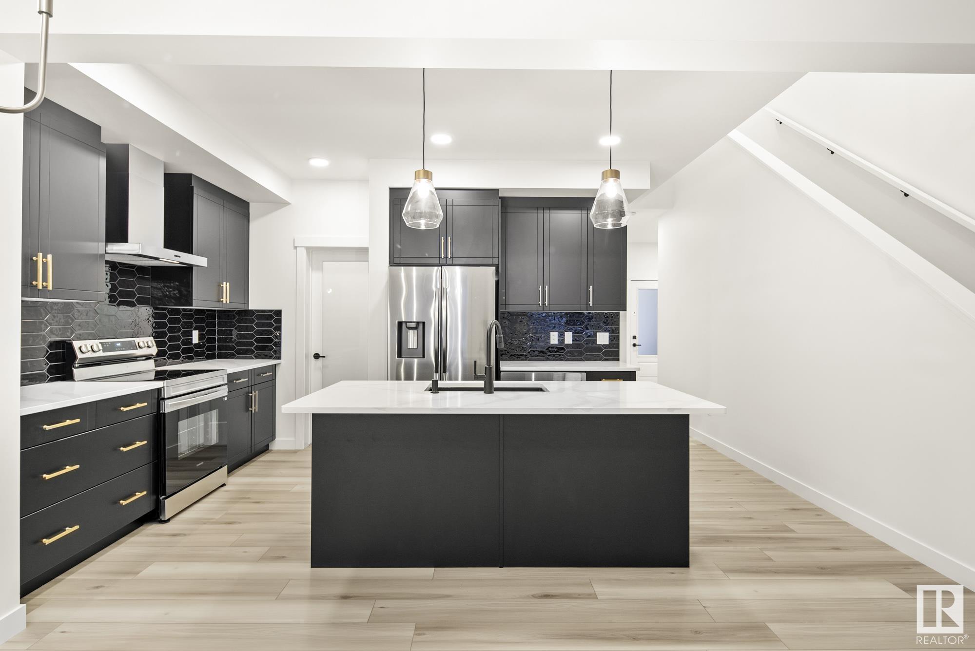      1323 14 AV NW , Edmonton,  ,T6T 2W1 ;  Listing Number: MLS E4418861