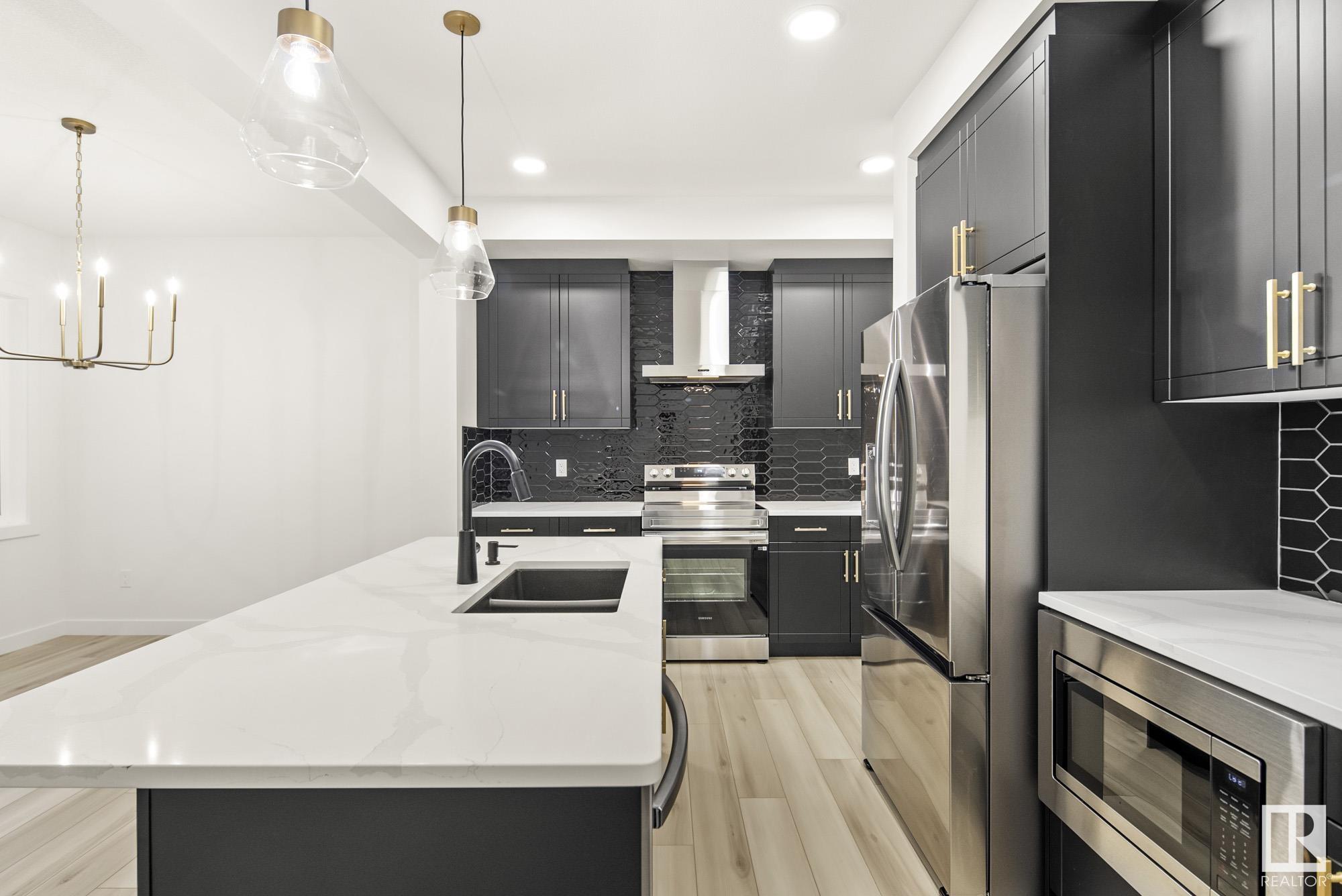      1323 14 AV NW , Edmonton,  ,T6T 2W1 ;  Listing Number: MLS E4418861