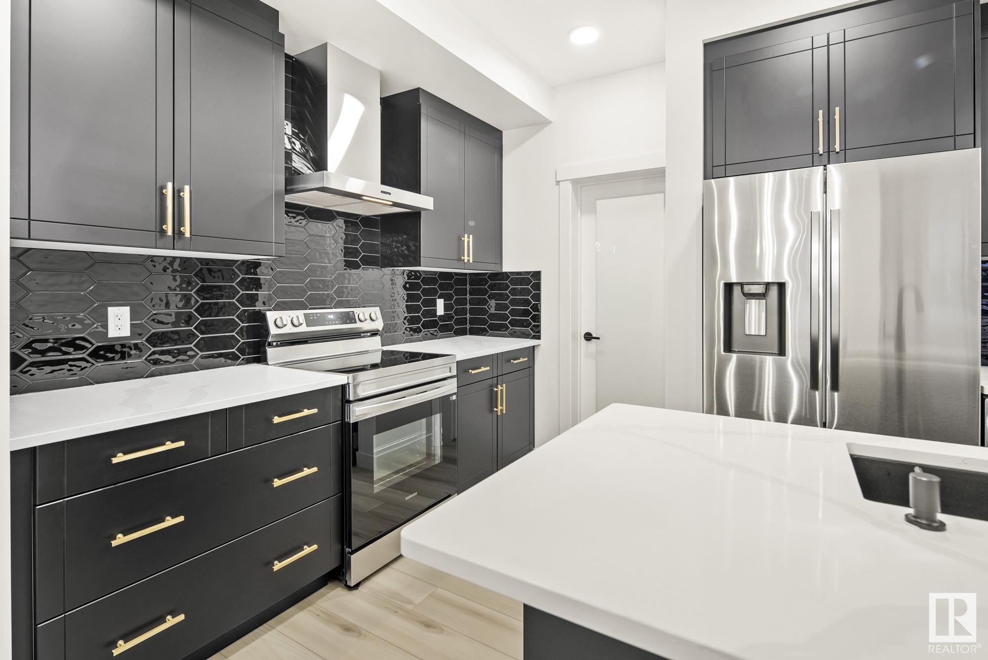      1323 14 AV NW , Edmonton,  ,T6T 2W1 ;  Listing Number: MLS E4418861