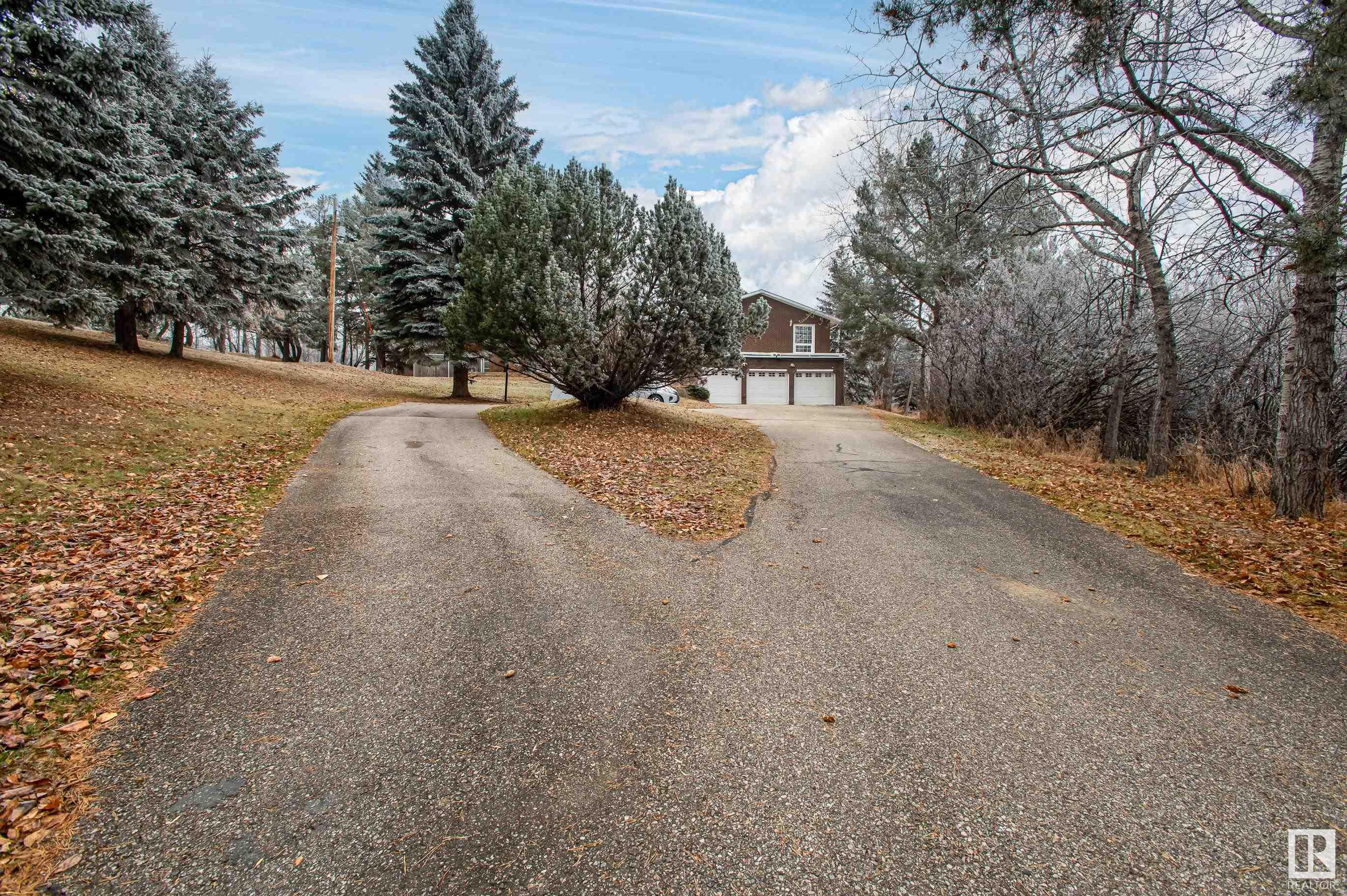      1017 Twp Rd 540 , Rural Parkland County,  ,T7X 1X3 ;  Listing Number: MLS E4418867