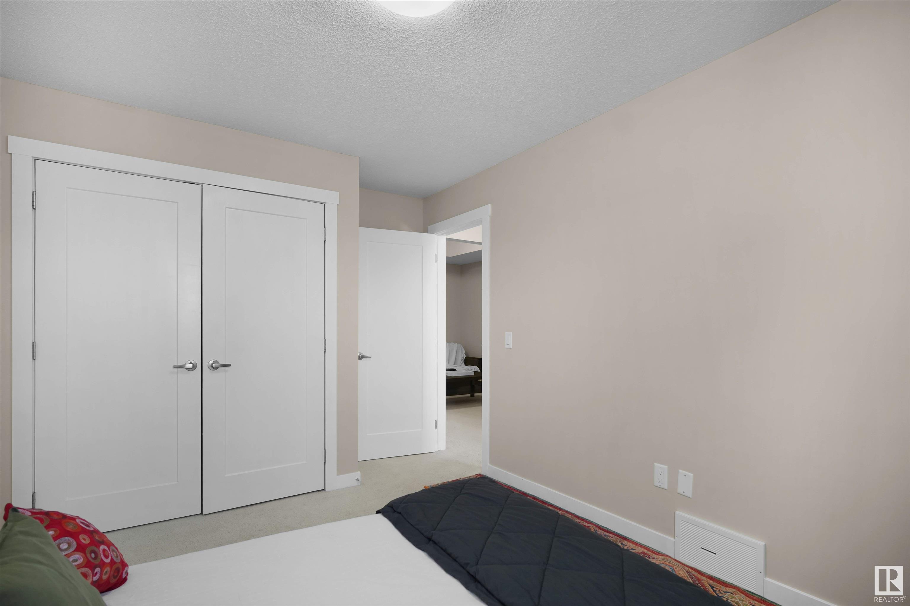      1720 167 Street SW SW , Edmonton,  ,T6W 3C5 ;  Listing Number: MLS E4418874