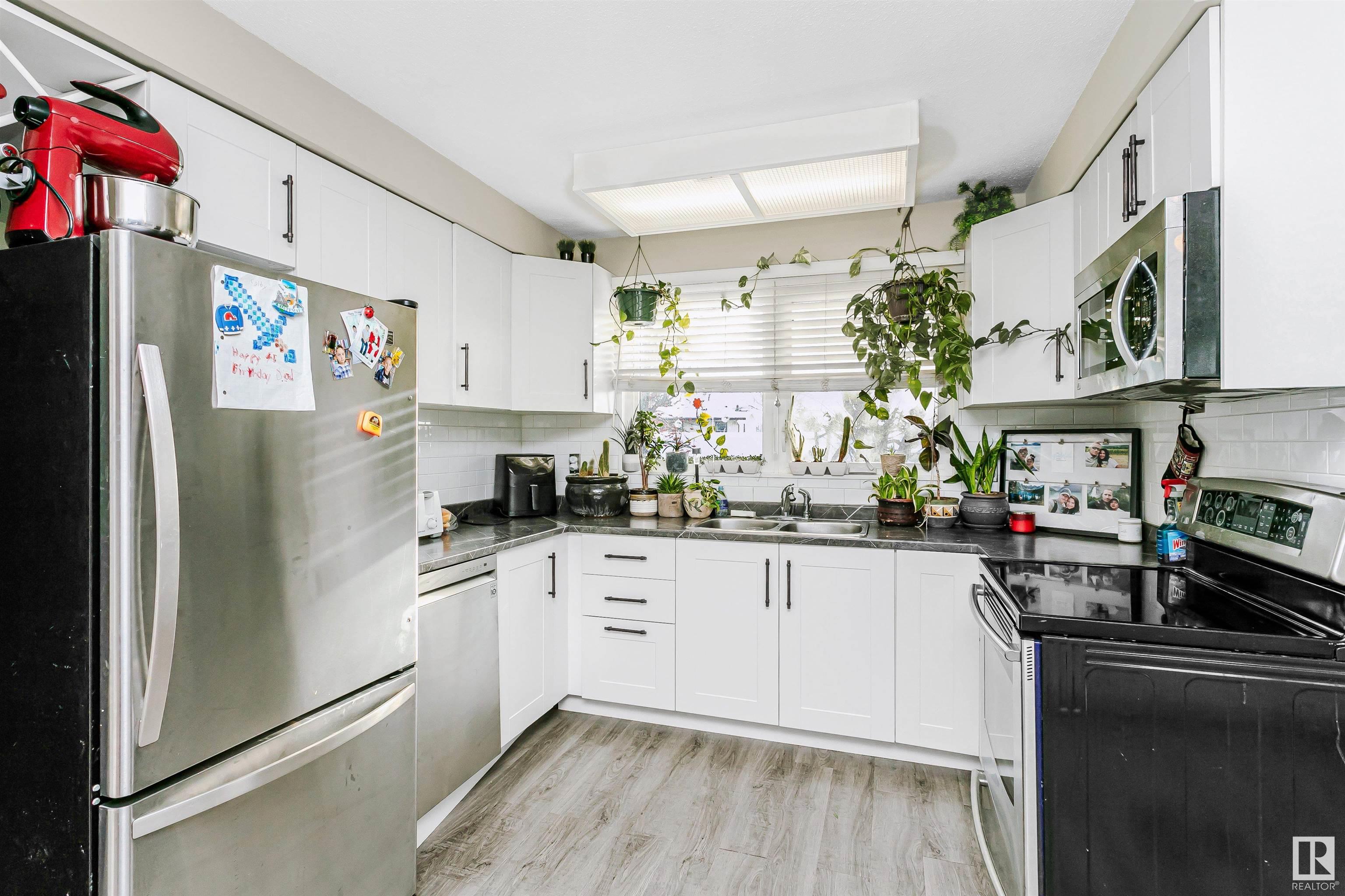      7027 138 AV NW , Edmonton,  ,T5C 2L9 ;  Listing Number: MLS E4418878