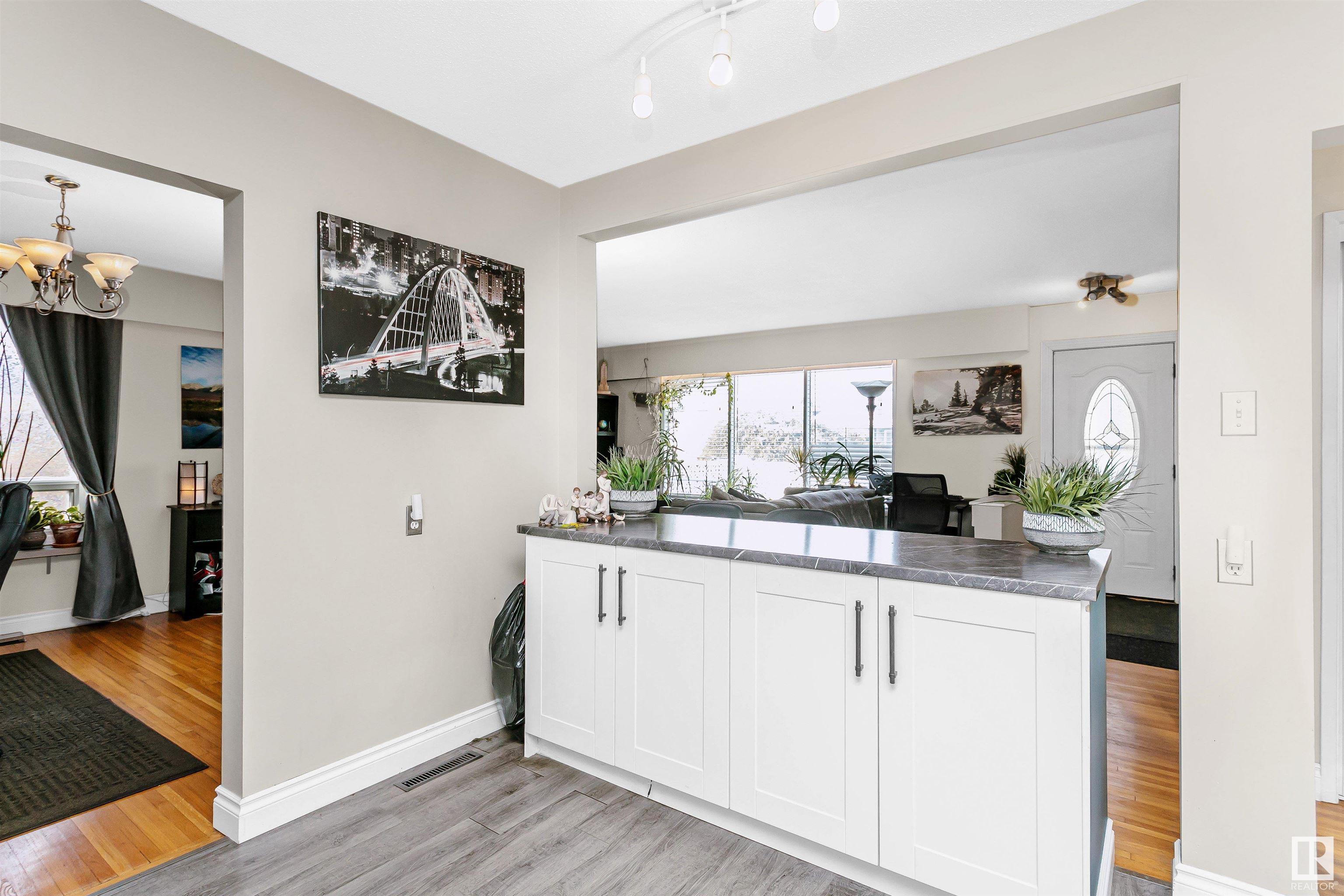      7027 138 AV NW , Edmonton,  ,T5C 2L9 ;  Listing Number: MLS E4418878