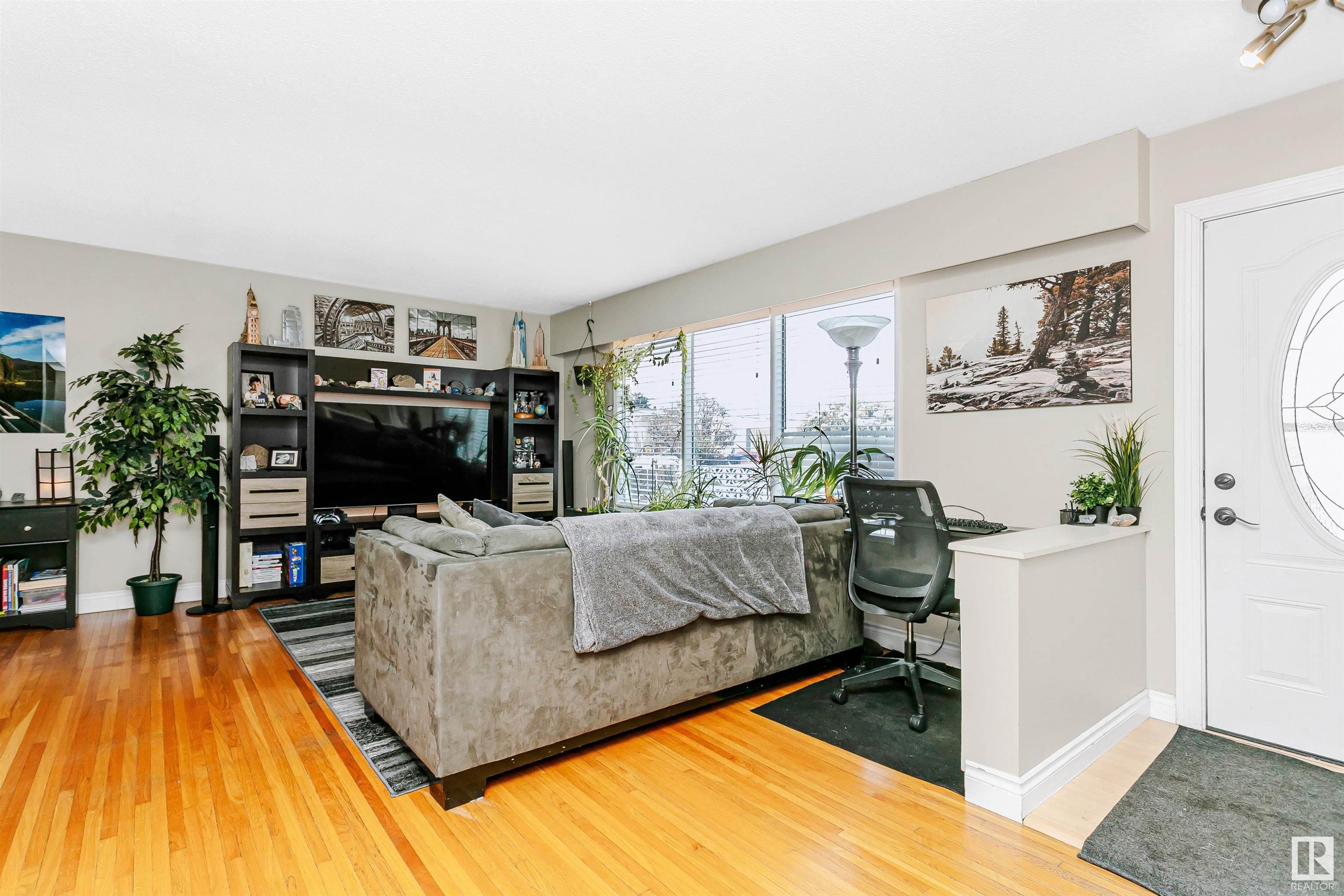      7027 138 AV NW , Edmonton,  ,T5C 2L9 ;  Listing Number: MLS E4418878