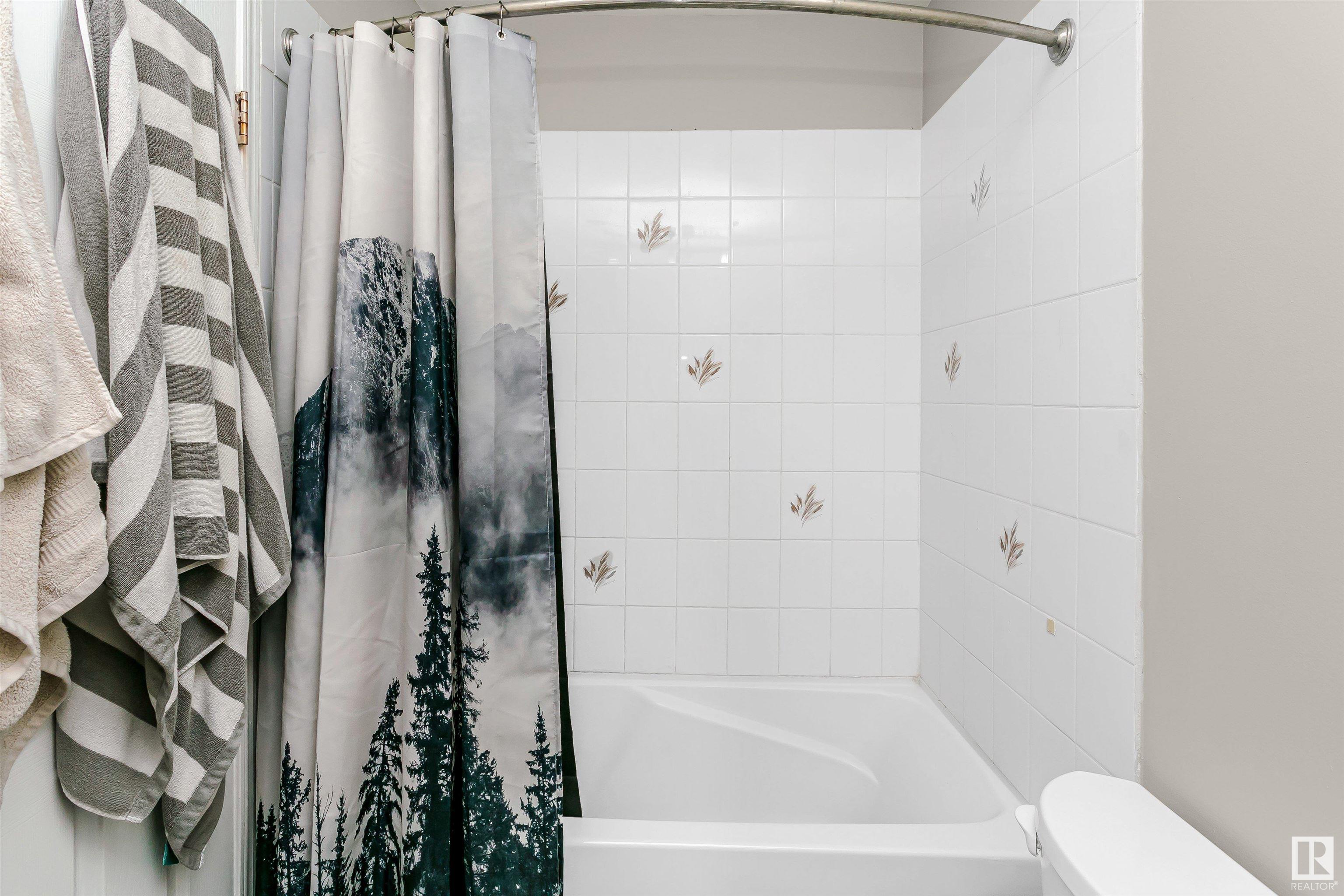      7027 138 AV NW , Edmonton,  ,T5C 2L9 ;  Listing Number: MLS E4418878