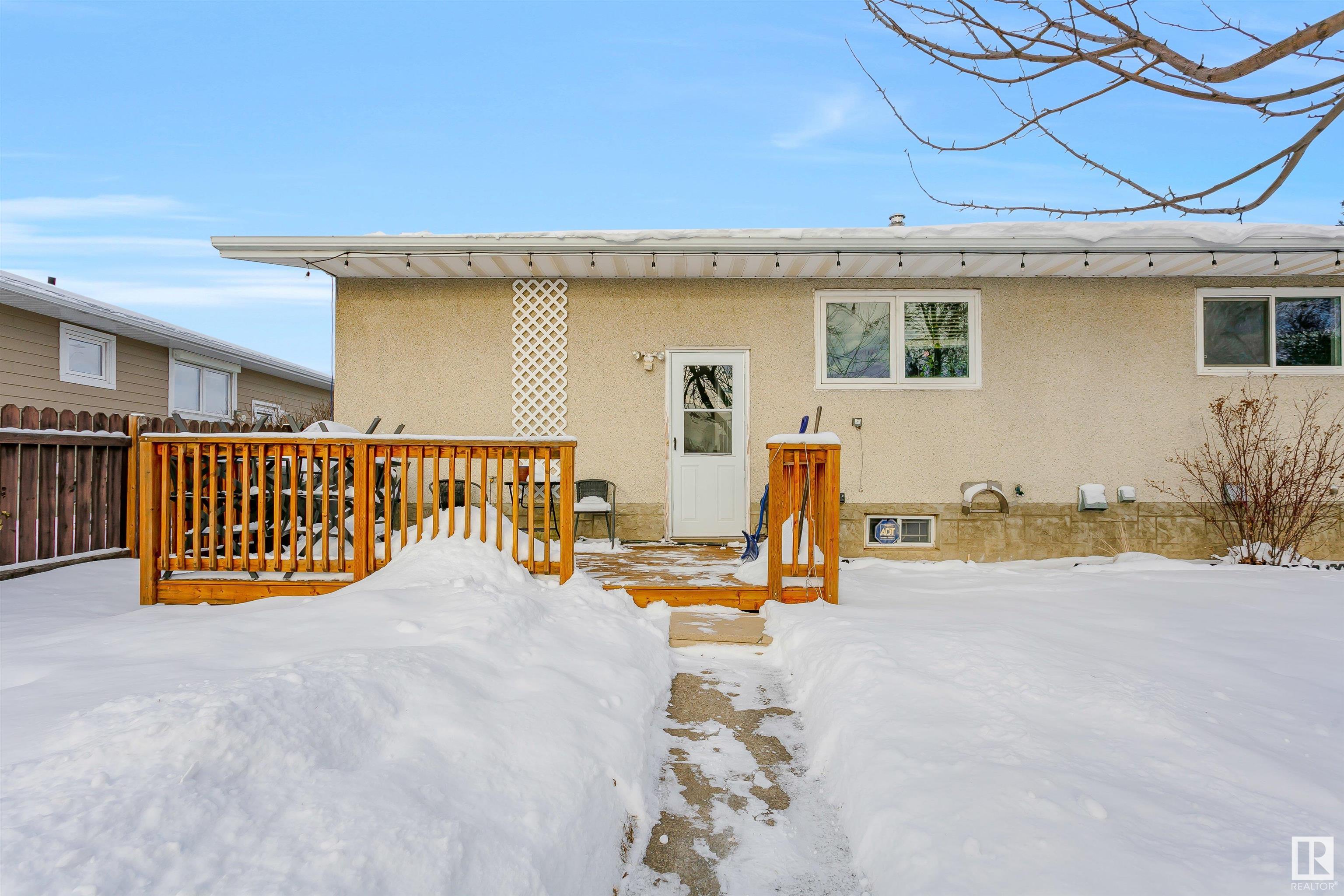      7027 138 AV NW , Edmonton,  ,T5C 2L9 ;  Listing Number: MLS E4418878