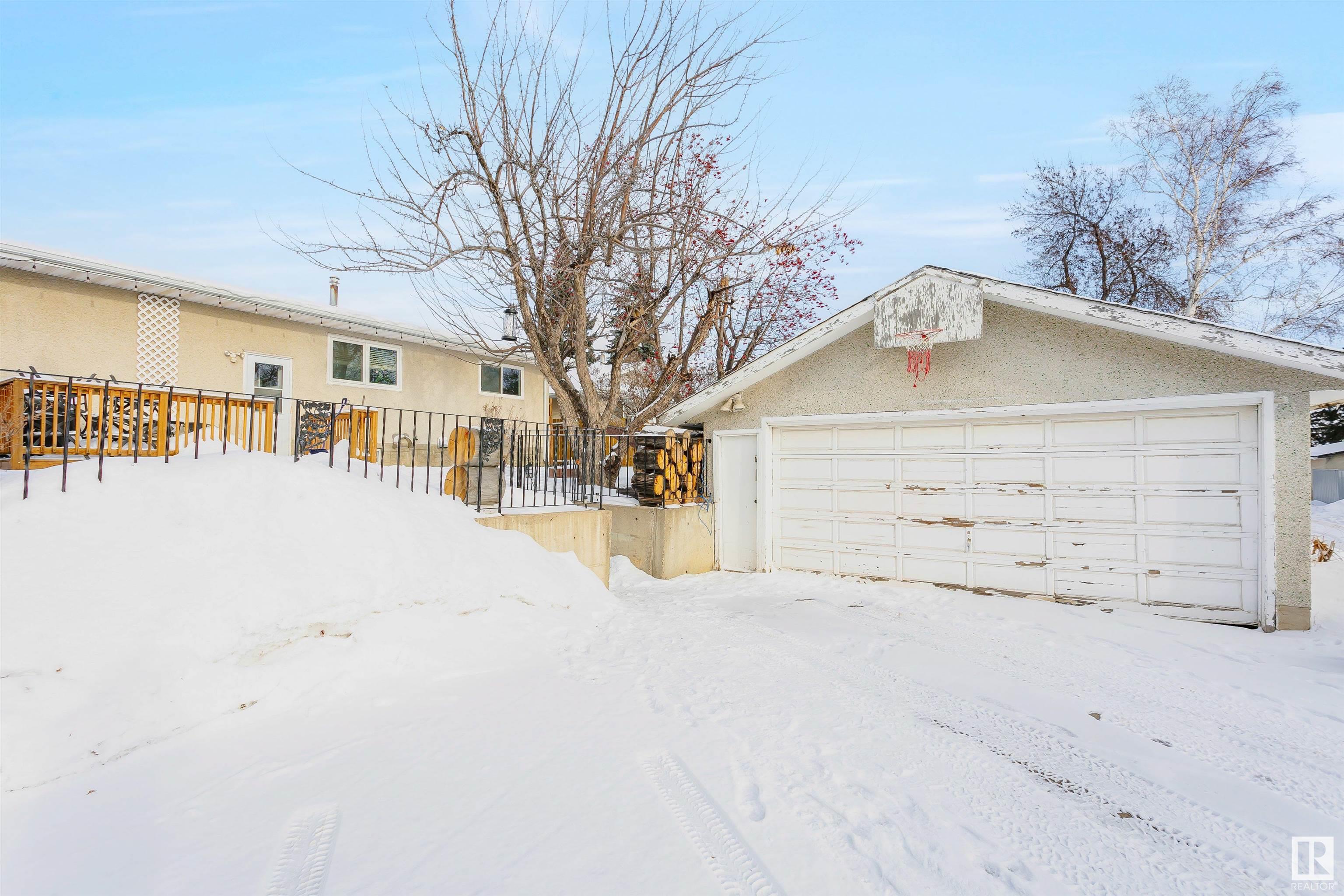      7027 138 AV NW , Edmonton,  ,T5C 2L9 ;  Listing Number: MLS E4418878