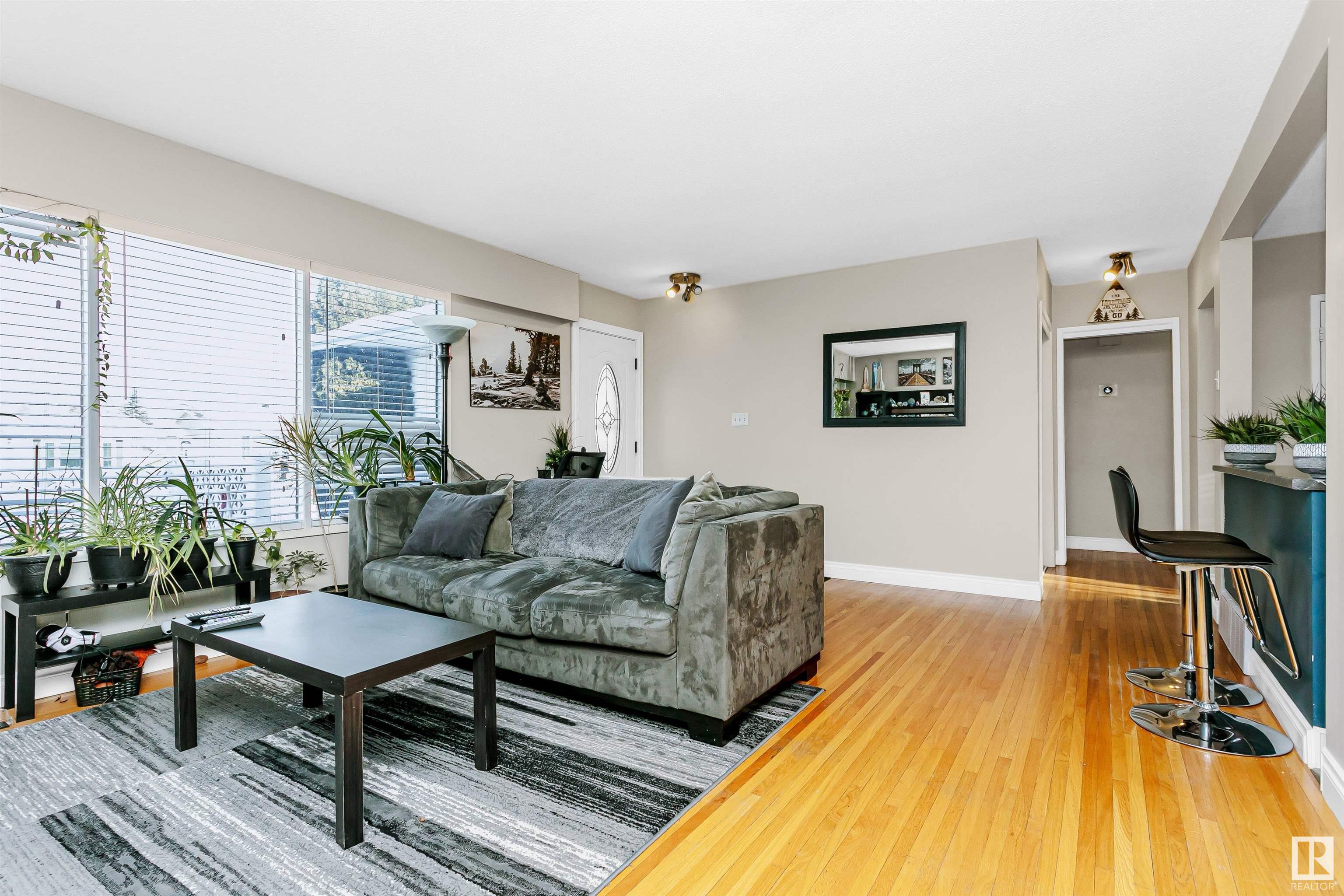      7027 138 AV NW , Edmonton,  ,T5C 2L9 ;  Listing Number: MLS E4418878
