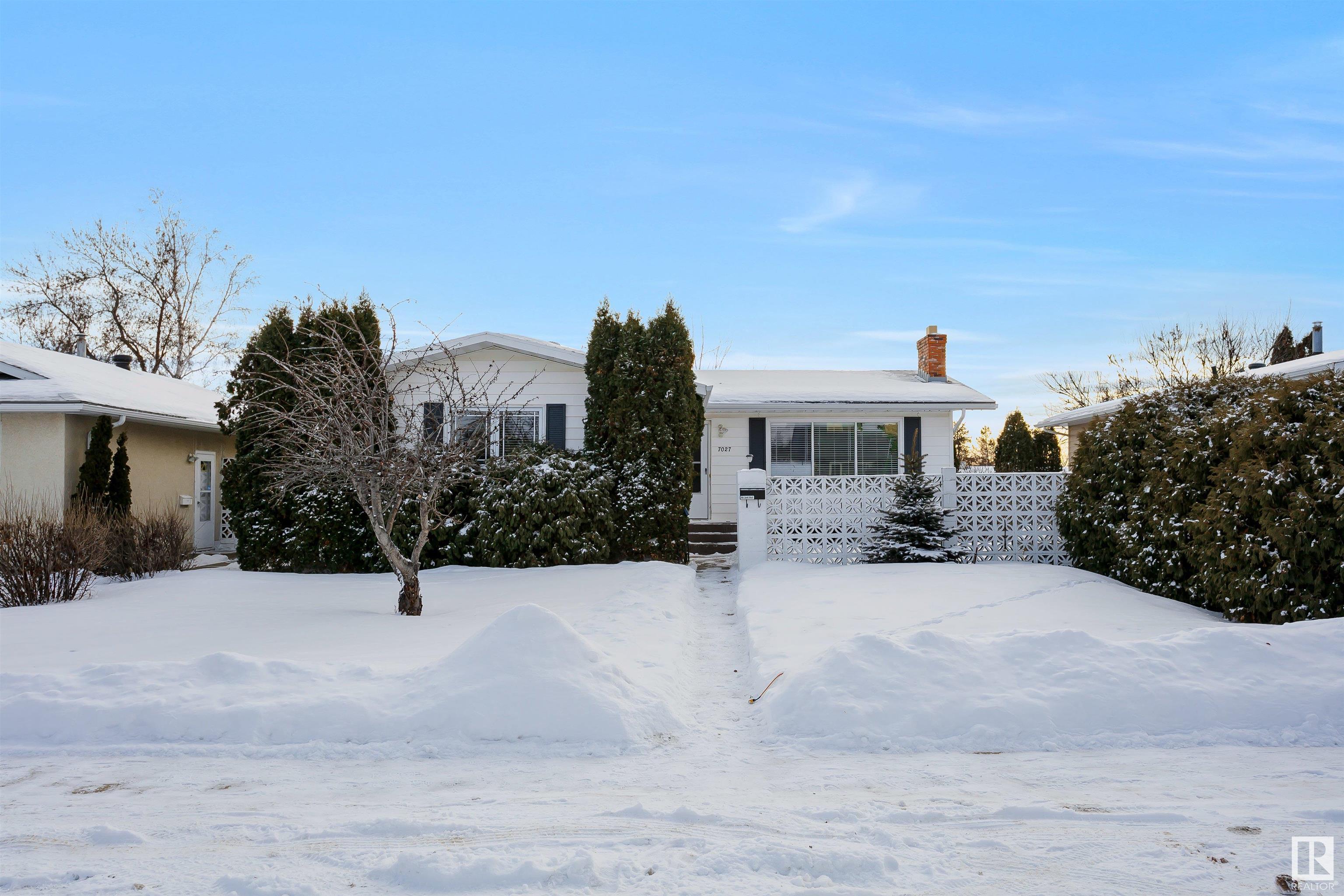      7027 138 AV NW , Edmonton,  ,T5C 2L9 ;  Listing Number: MLS E4418878