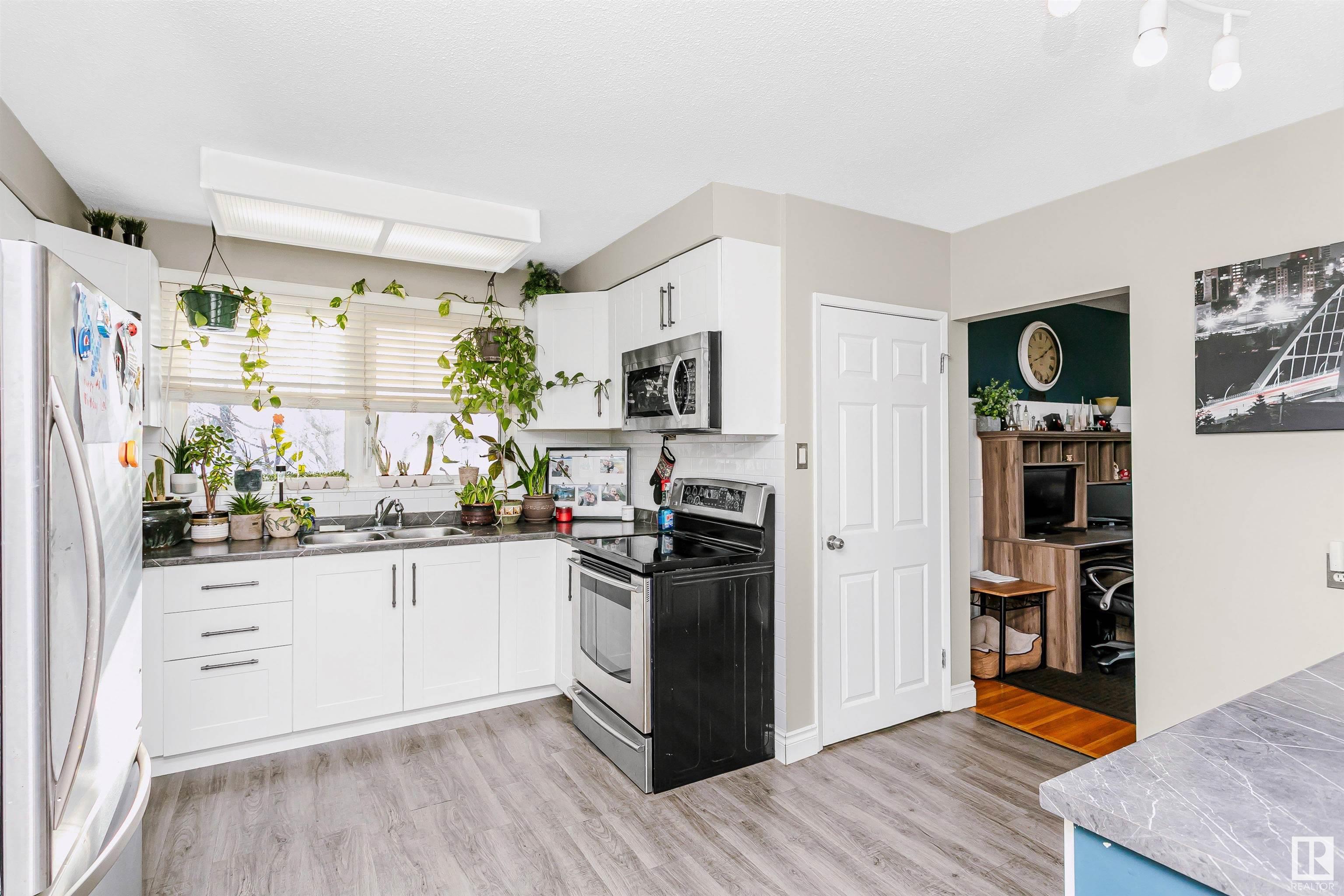      7027 138 AV NW , Edmonton,  ,T5C 2L9 ;  Listing Number: MLS E4418878