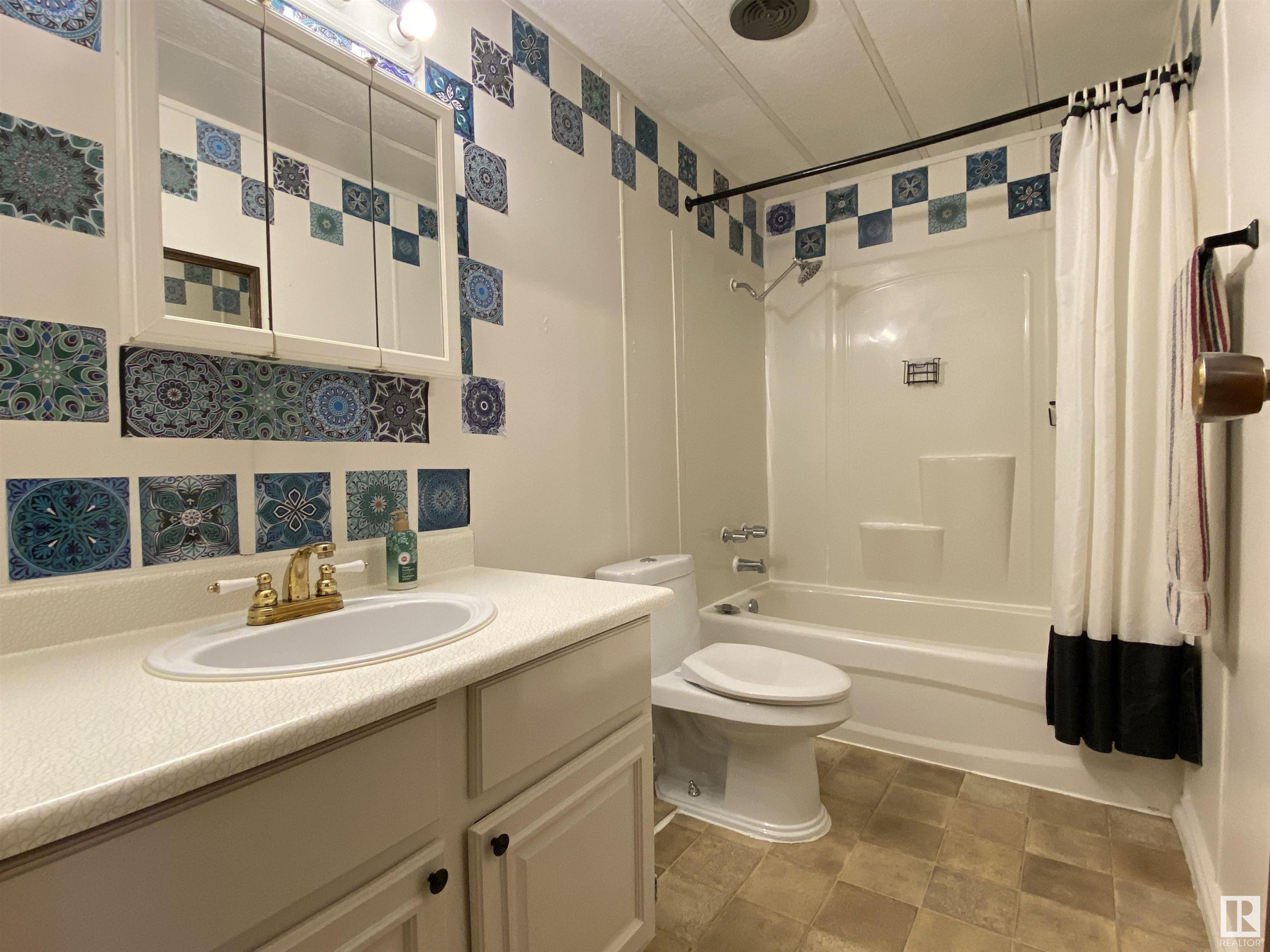     5208 47 ST , Warburg,  ,T0C 2T0 ;  Listing Number: MLS E4418879