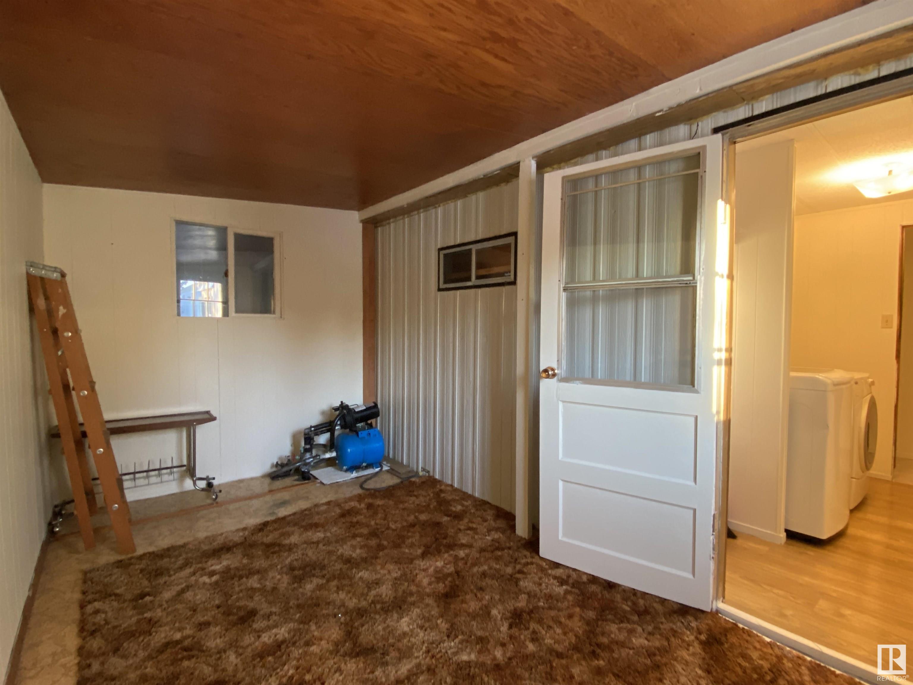      5208 47 ST , Warburg,  ,T0C 2T0 ;  Listing Number: MLS E4418879
