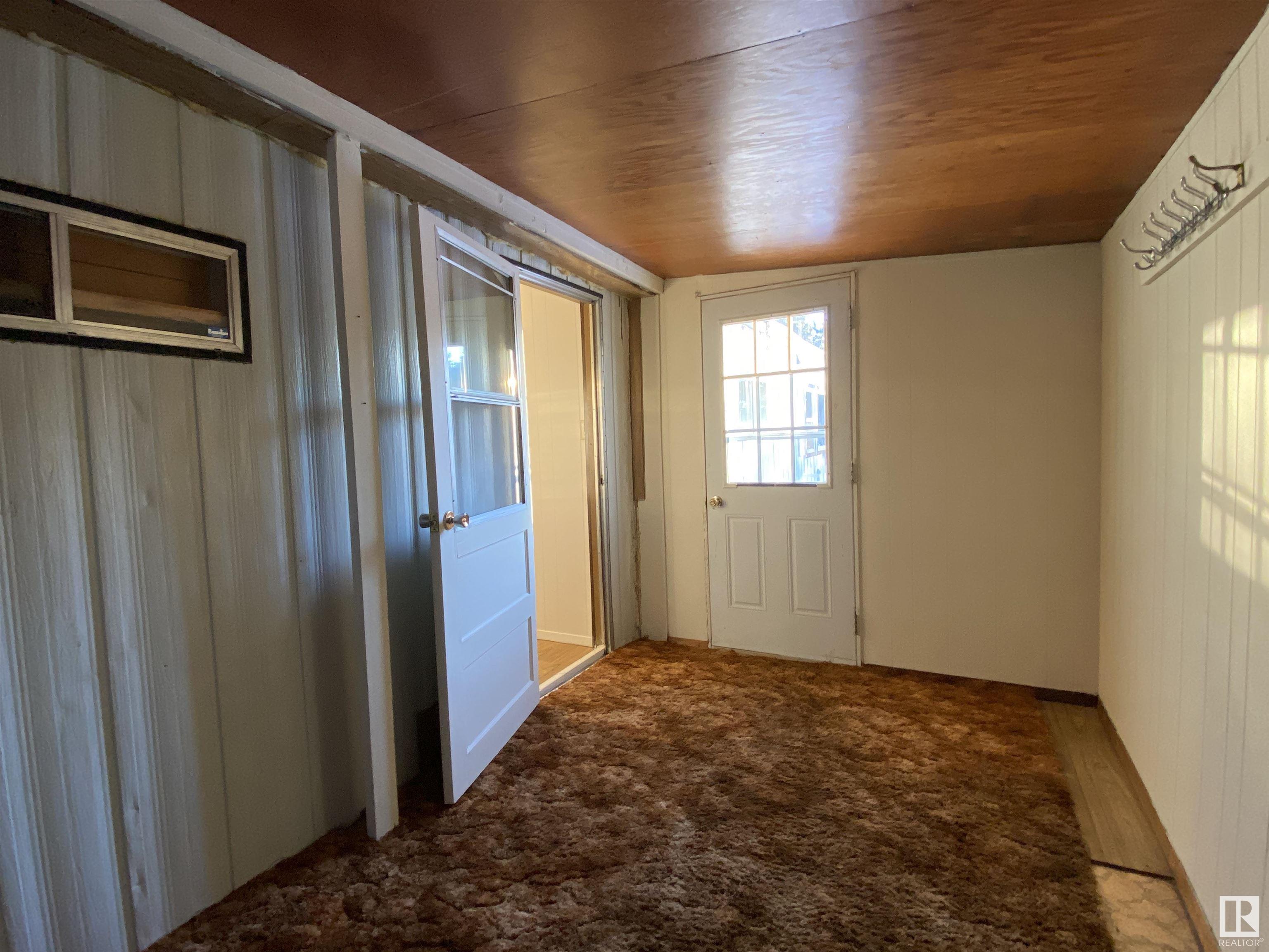      5208 47 ST , Warburg,  ,T0C 2T0 ;  Listing Number: MLS E4418879