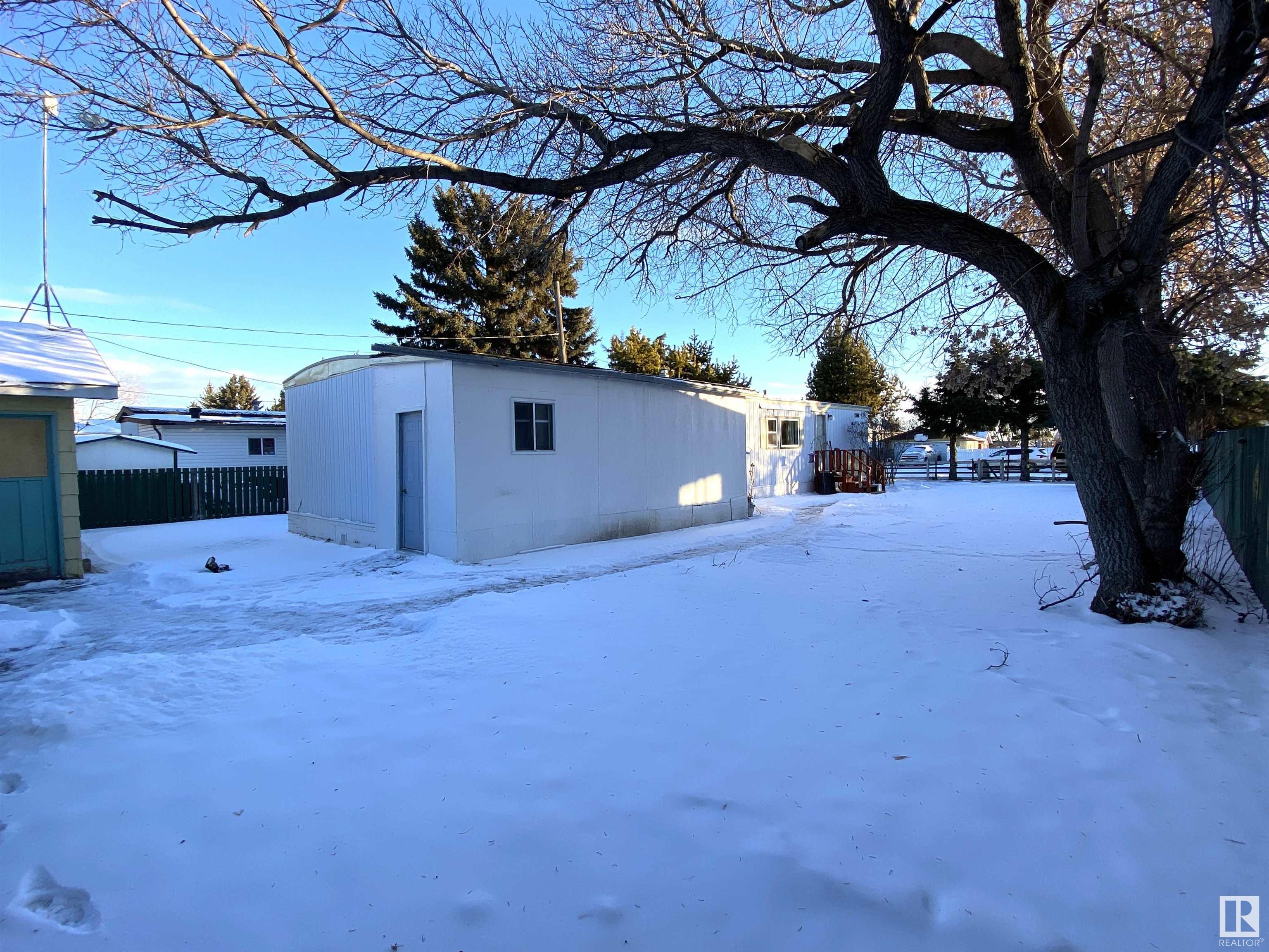      5208 47 ST , Warburg,  ,T0C 2T0 ;  Listing Number: MLS E4418879