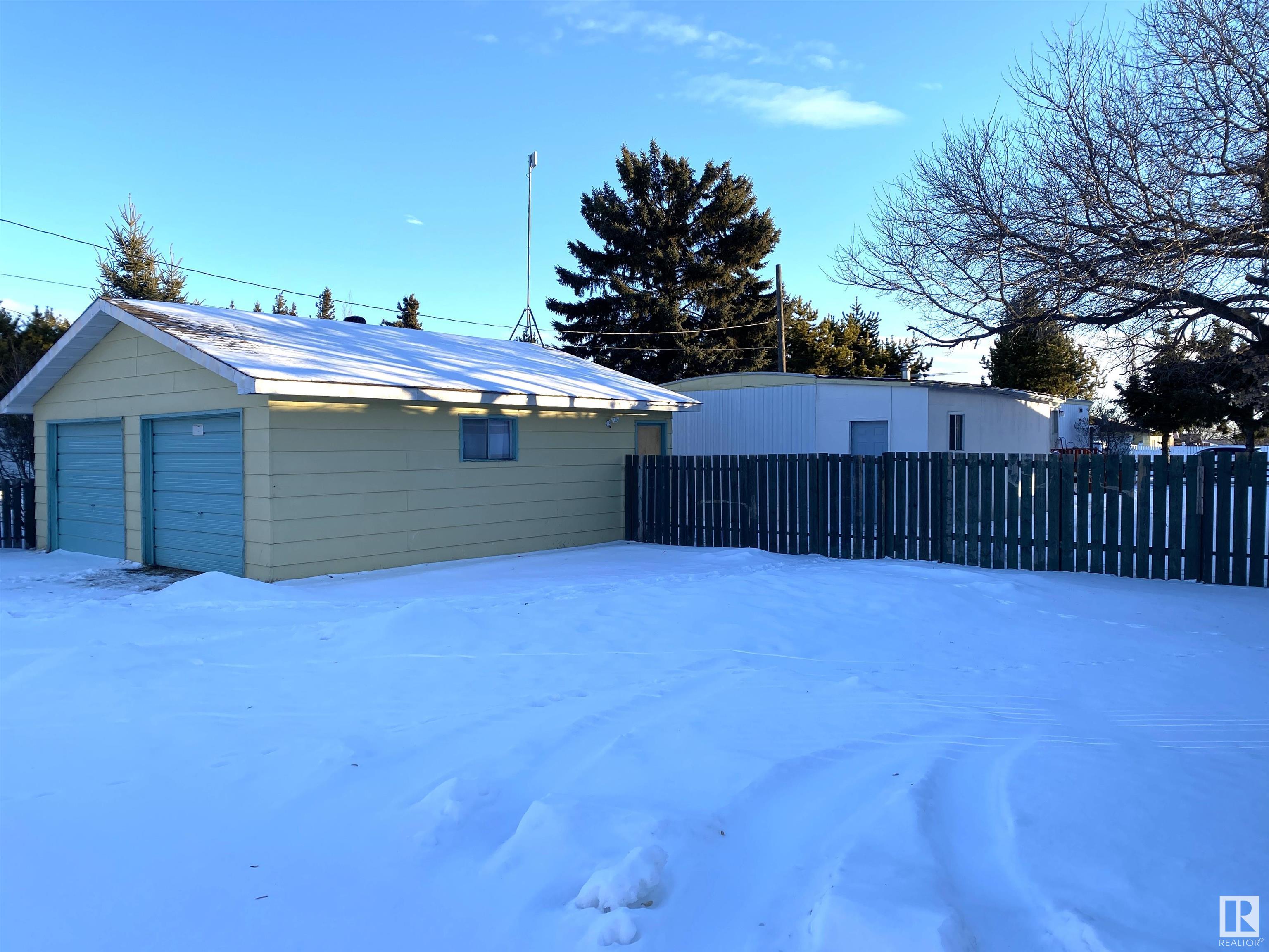      5208 47 ST , Warburg,  ,T0C 2T0 ;  Listing Number: MLS E4418879