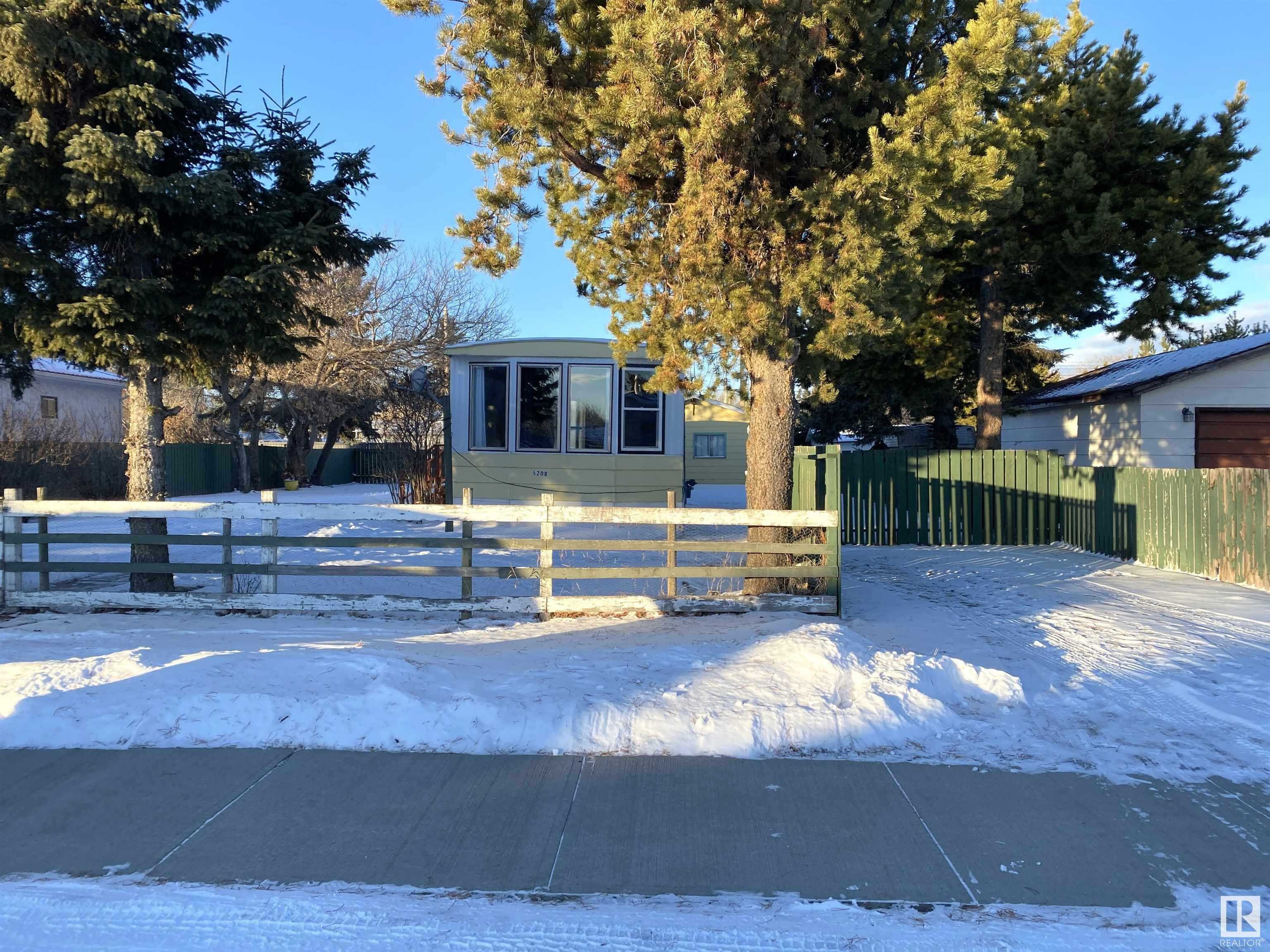      5208 47 ST , Warburg,  ,T0C 2T0 ;  Listing Number: MLS E4418879