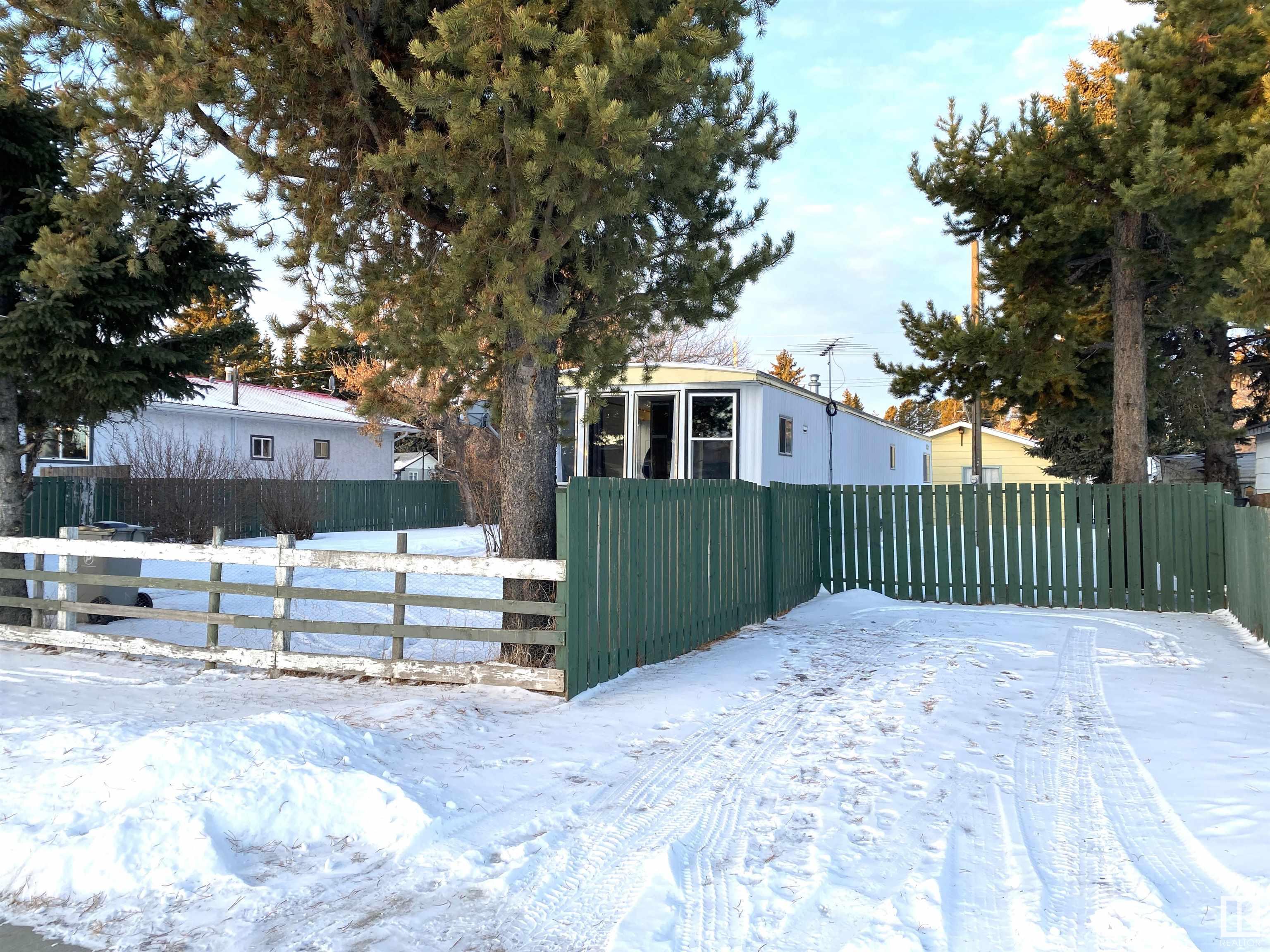      5208 47 ST , Warburg,  ,T0C 2T0 ;  Listing Number: MLS E4418879