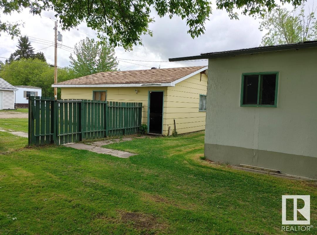      5208 47 ST , Warburg,  ,T0C 2T0 ;  Listing Number: MLS E4418879