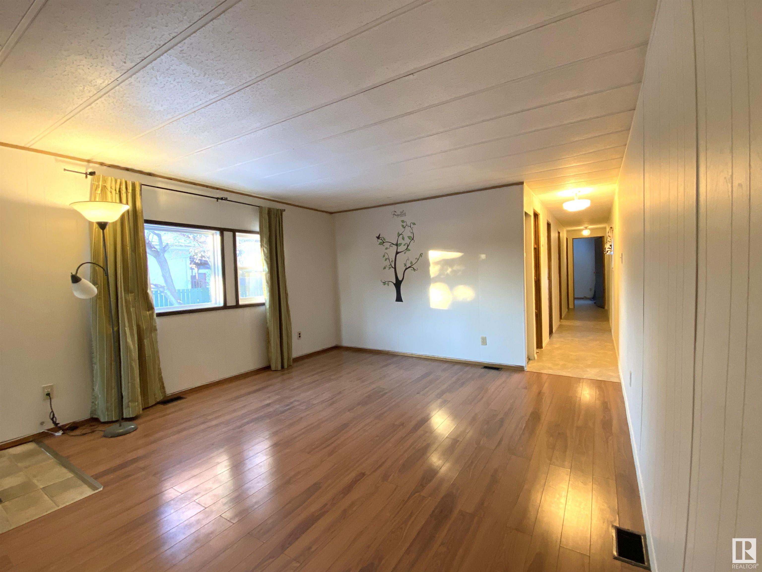      5208 47 ST , Warburg,  ,T0C 2T0 ;  Listing Number: MLS E4418879
