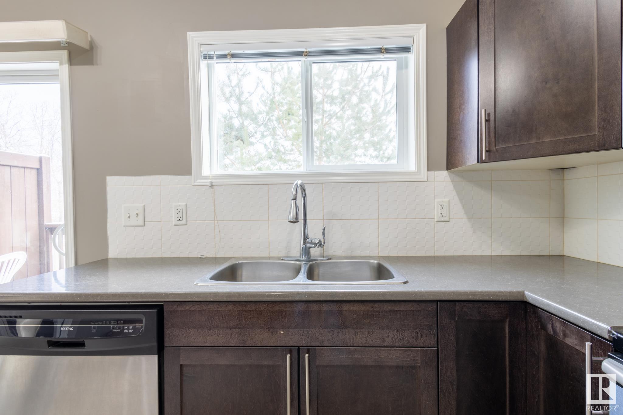      #17 6520 2 AV SW SW , Edmonton,  ,T6X 1X4 ;  Listing Number: MLS E4418885