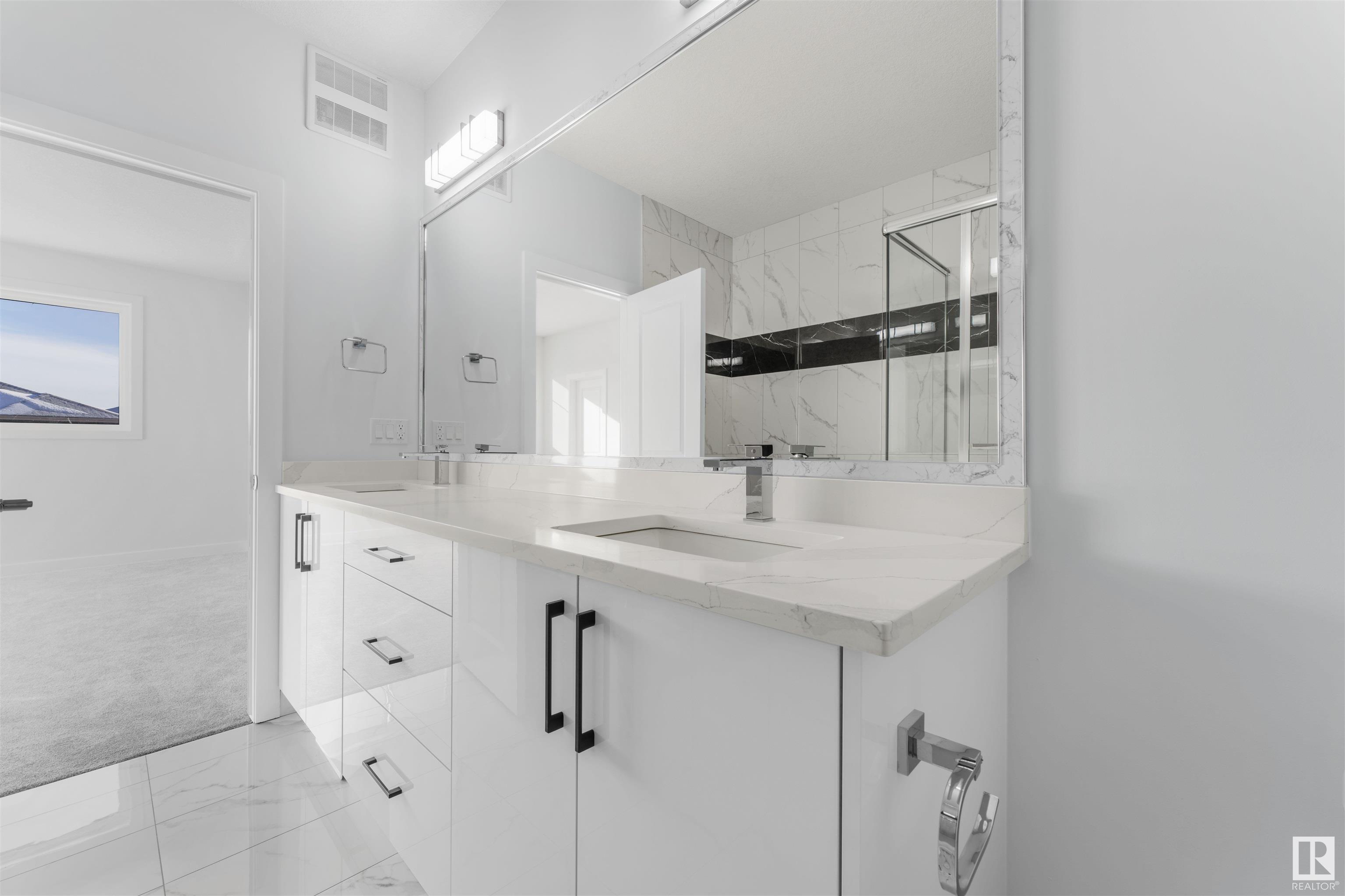      1424 11 AV NW , Edmonton,  ,T6T 2W4 ;  Listing Number: MLS E4418888