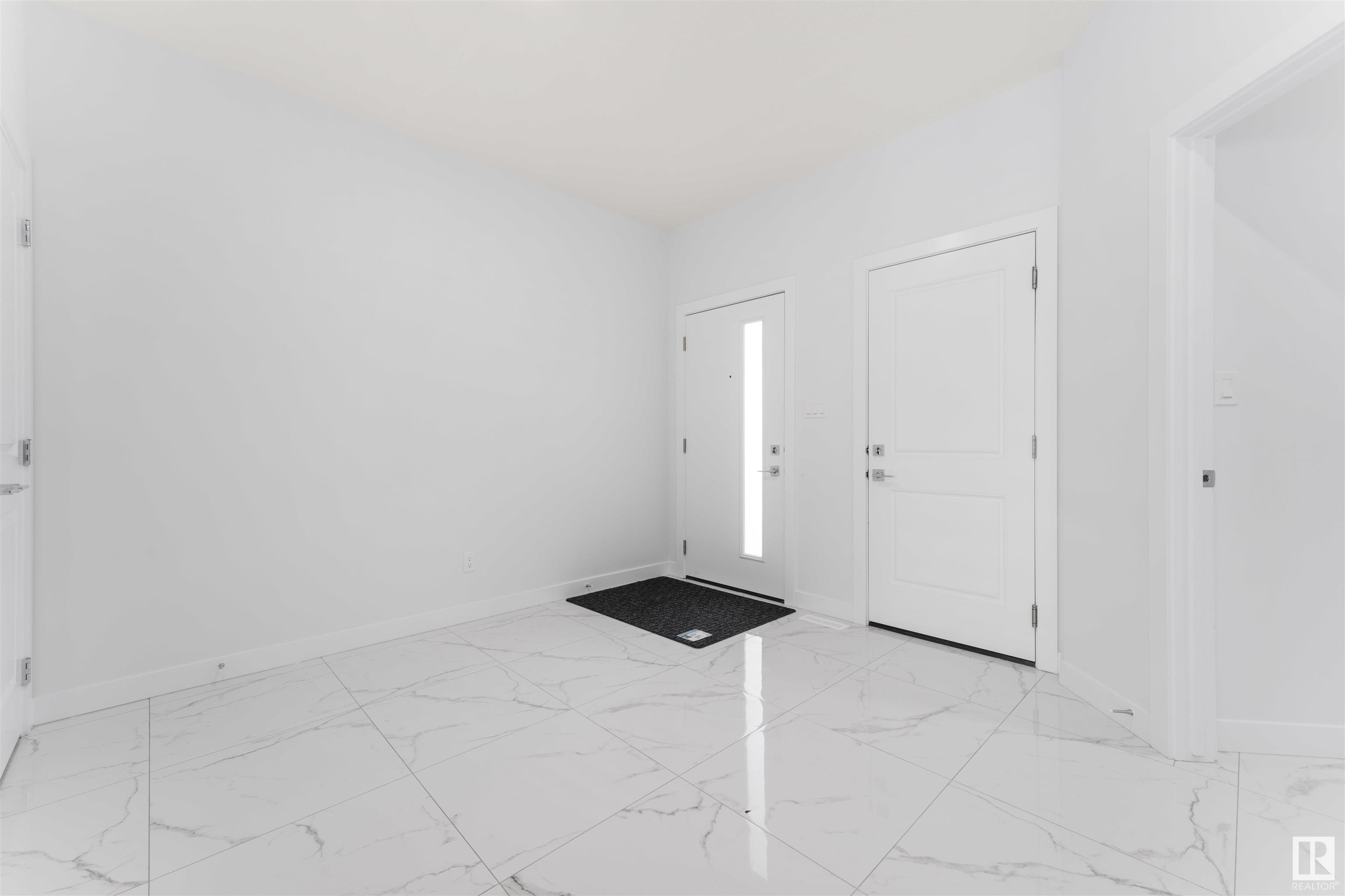      1424 11 AV NW , Edmonton,  ,T6T 2W4 ;  Listing Number: MLS E4418888