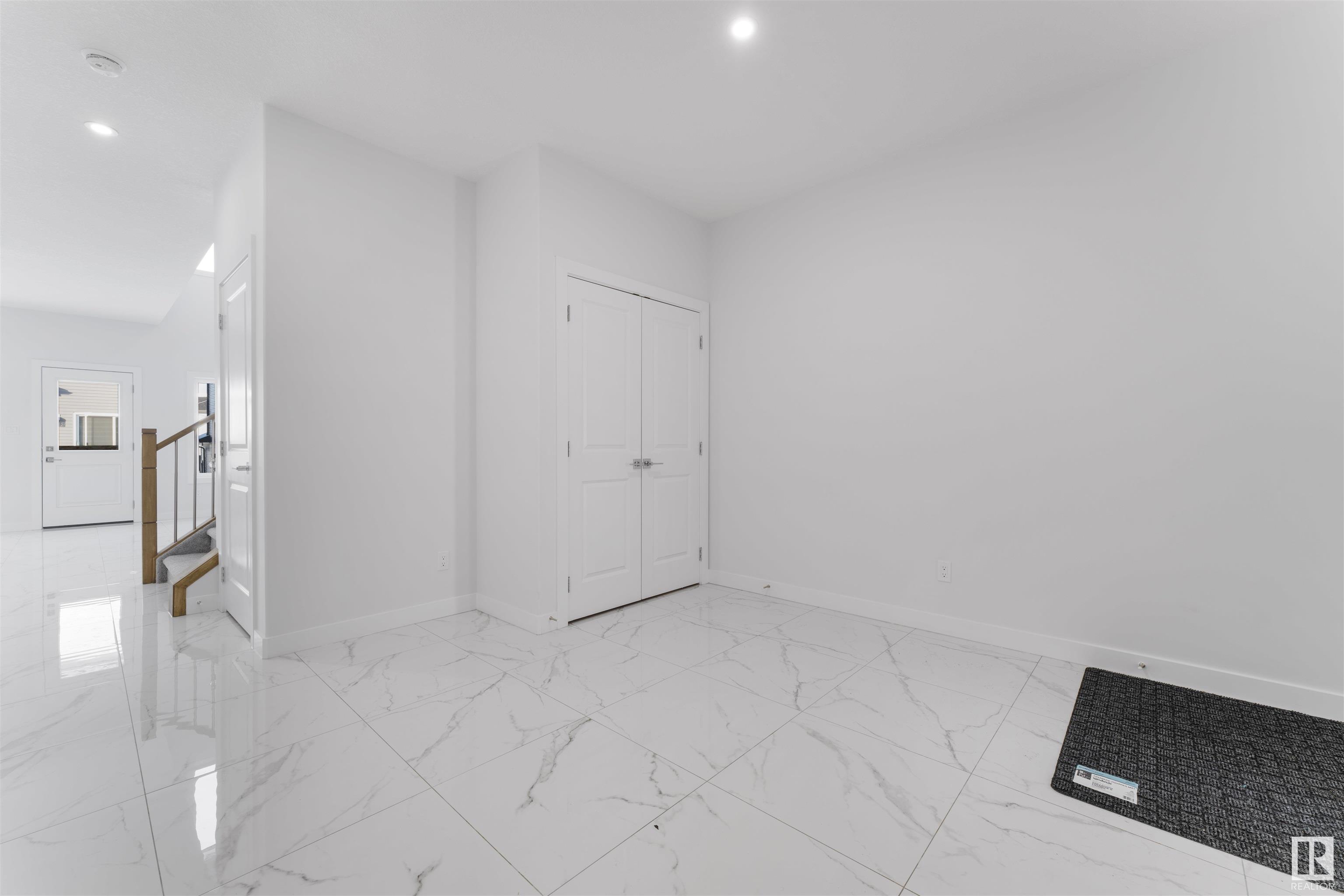      1424 11 AV NW , Edmonton,  ,T6T 2W4 ;  Listing Number: MLS E4418888