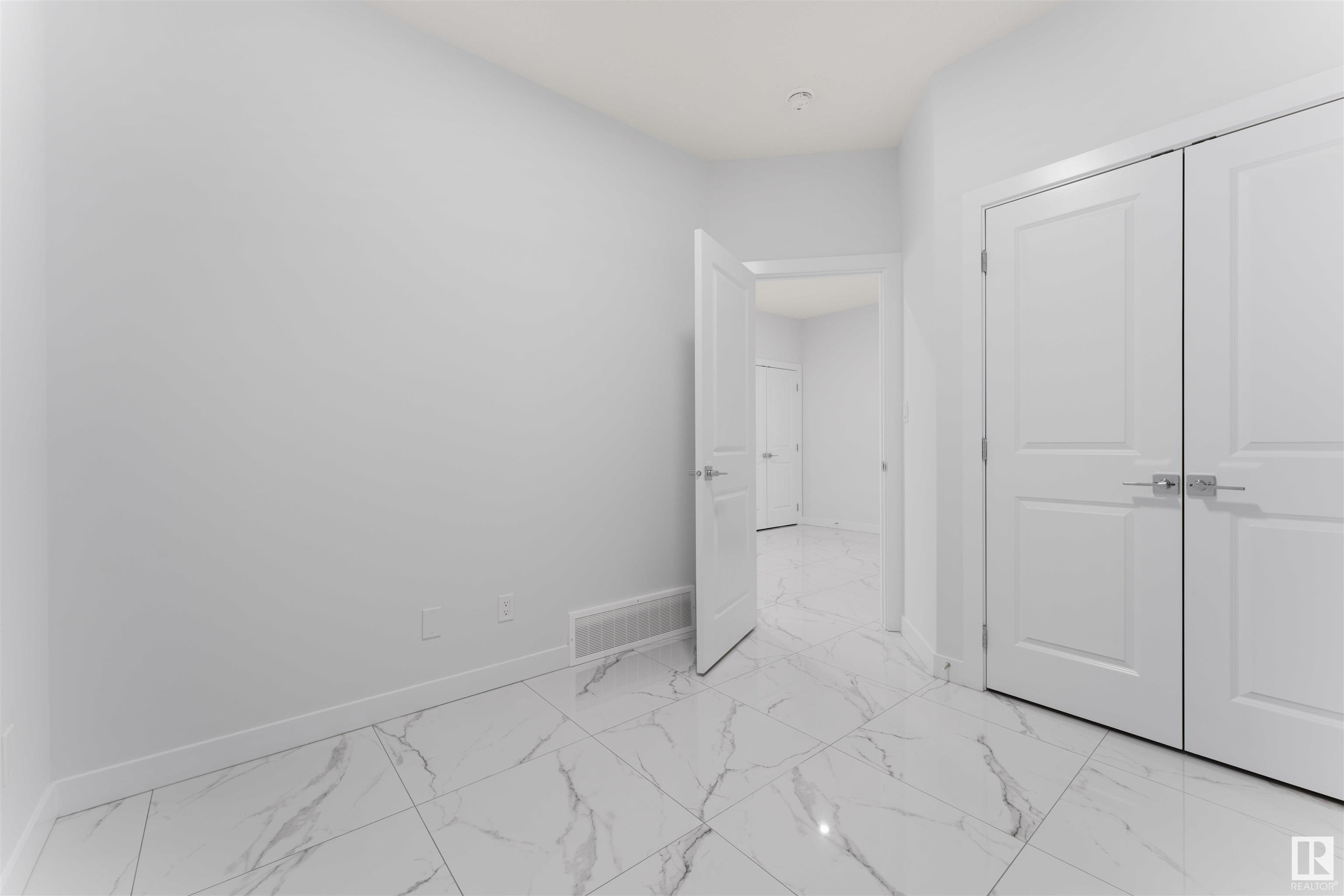      1424 11 AV NW , Edmonton,  ,T6T 2W4 ;  Listing Number: MLS E4418888