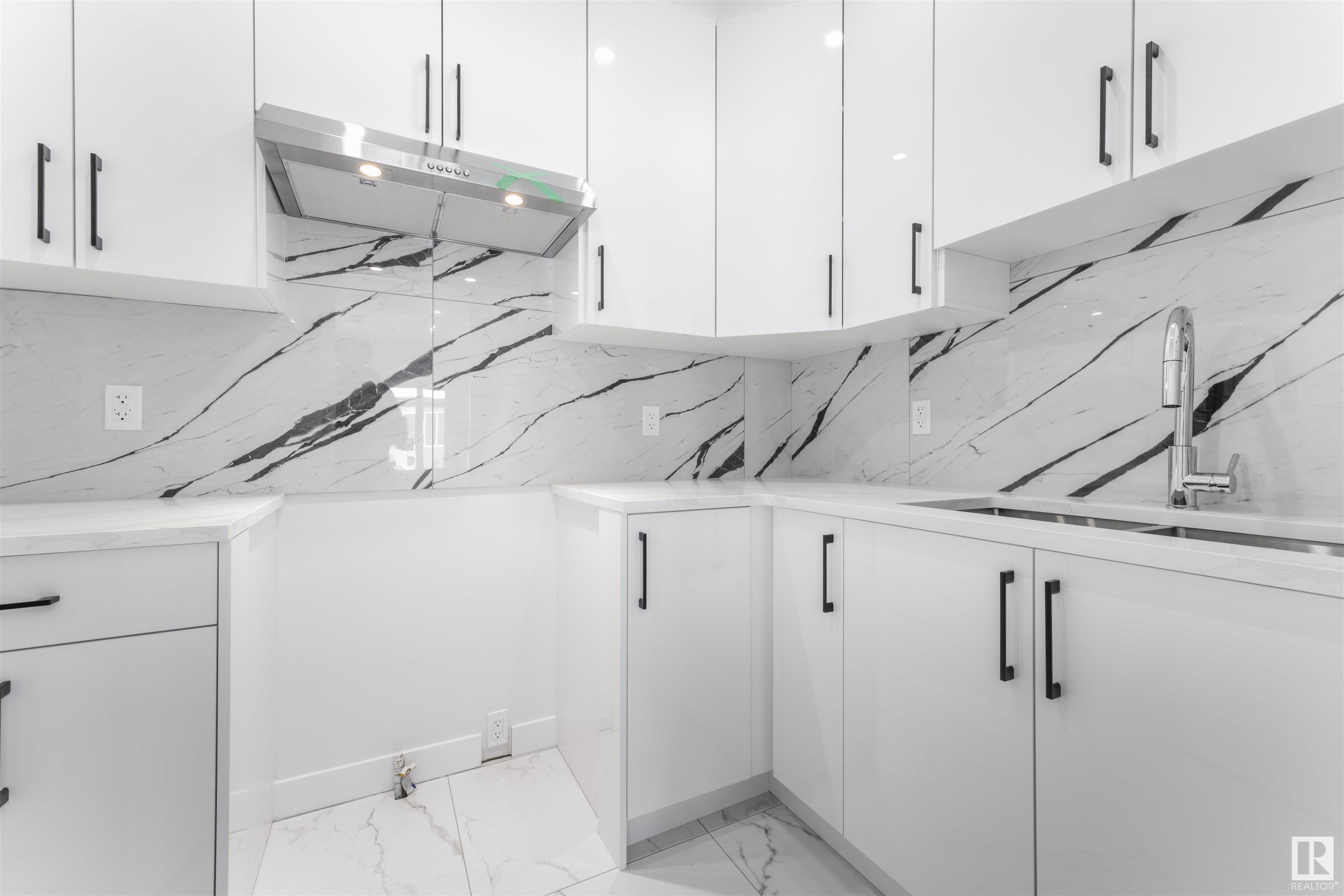      1424 11 AV NW , Edmonton,  ,T6T 2W4 ;  Listing Number: MLS E4418888