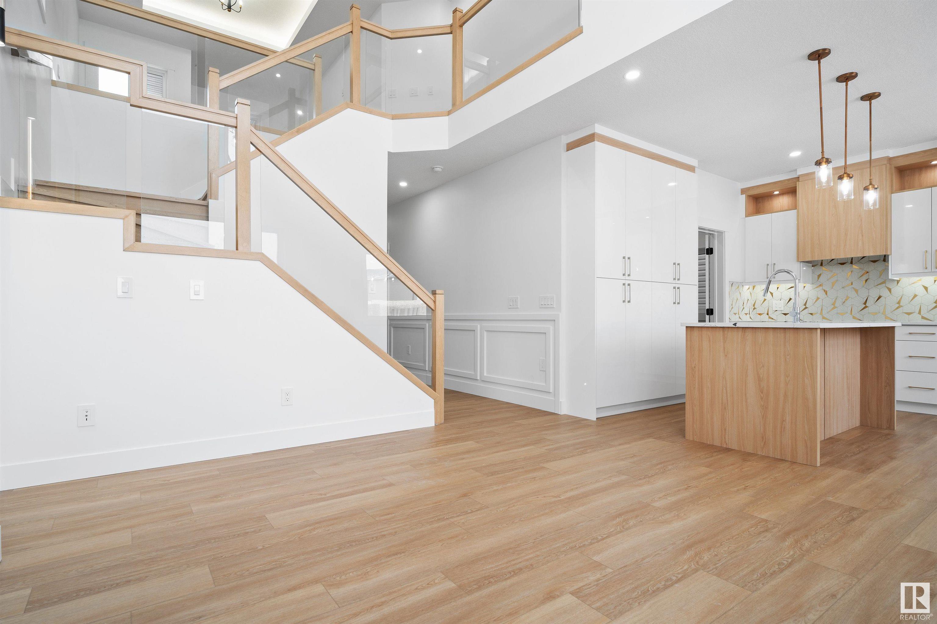      708 30 AV NW , Edmonton,  ,T6T 2V3 ;  Listing Number: MLS E4418891