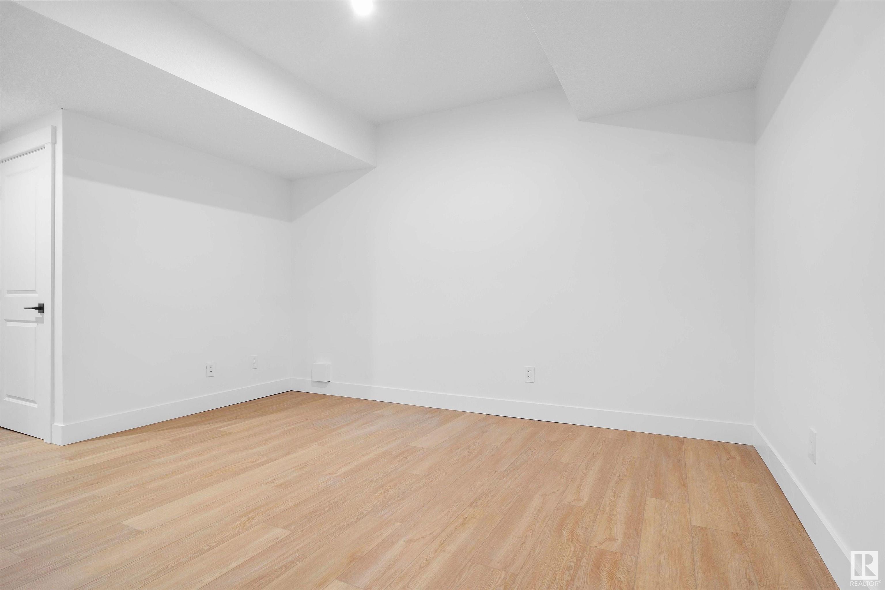      708 30 AV NW , Edmonton,  ,T6T 2V3 ;  Listing Number: MLS E4418891