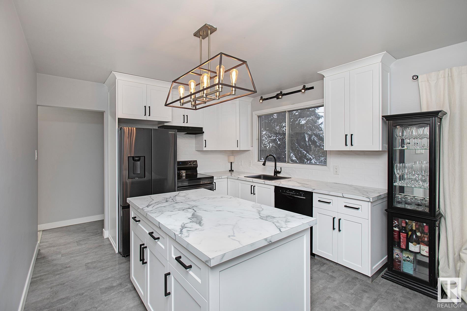      68 PINE ST , Sherwood Park,  ,T8A 1S7 ;  Listing Number: MLS E4418906