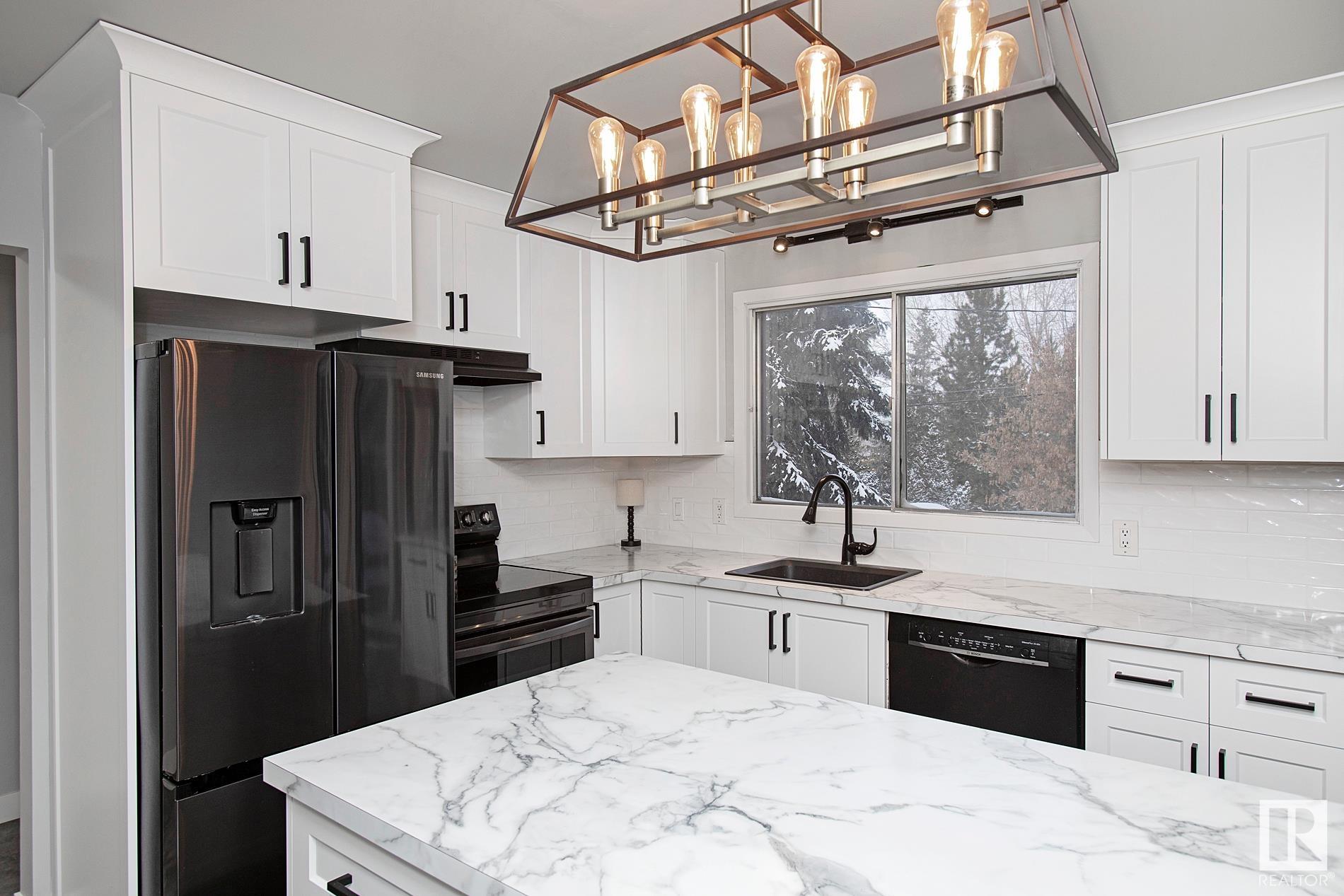      68 PINE ST , Sherwood Park,  ,T8A 1S7 ;  Listing Number: MLS E4418906