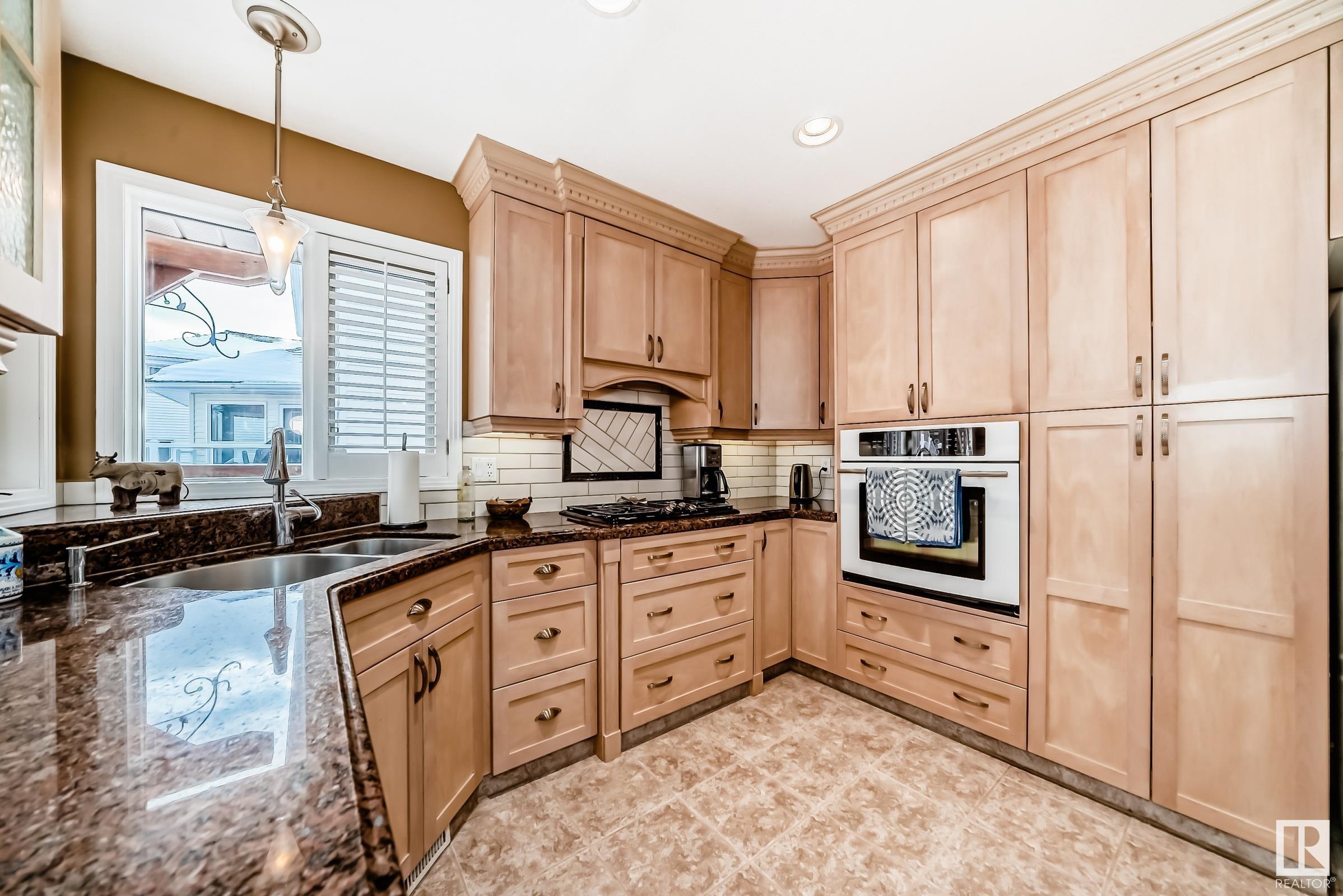      3 ESSEX CL , St. Albert,  ,T8N 5T1 ;  Listing Number: MLS E4418908