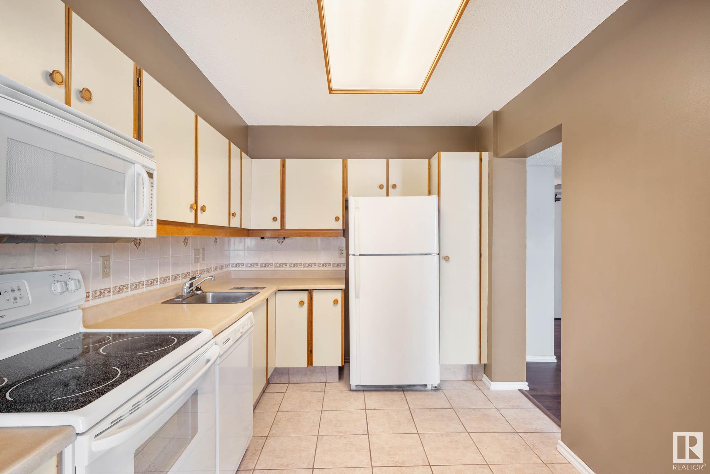      #705 8340 JASPER AV NW , Edmonton,  ,T5H 4C6 ;  Listing Number: MLS E4418912