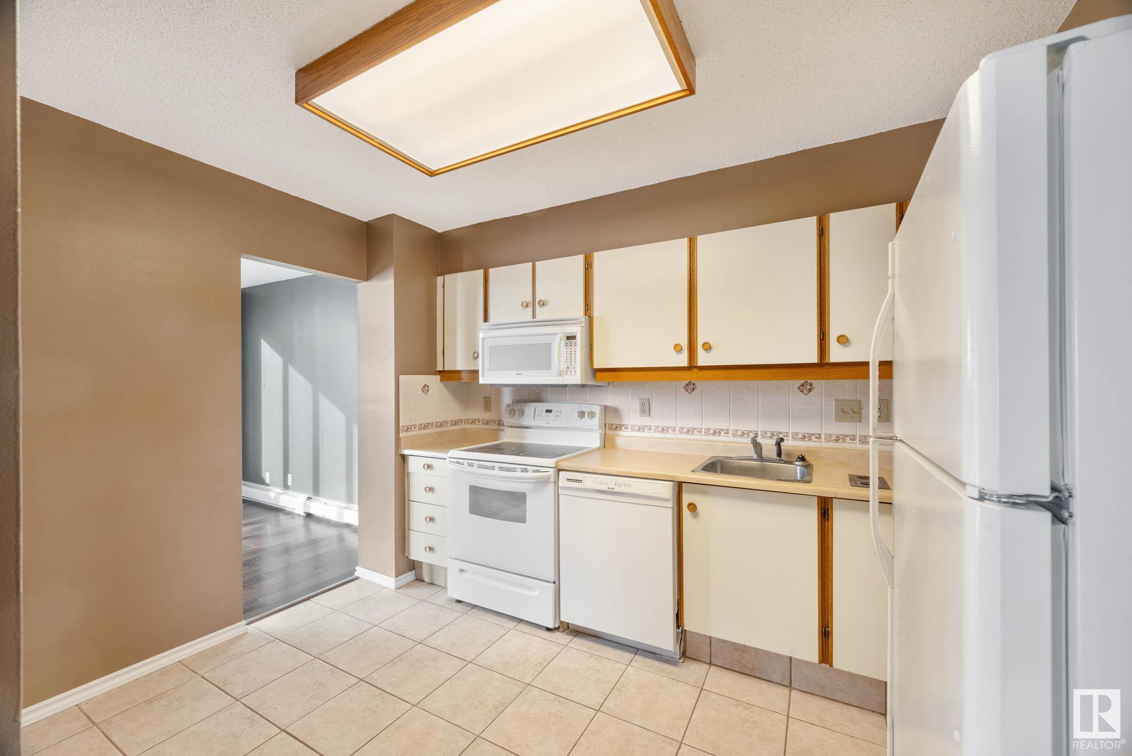      #705 8340 JASPER AV NW , Edmonton,  ,T5H 4C6 ;  Listing Number: MLS E4418912